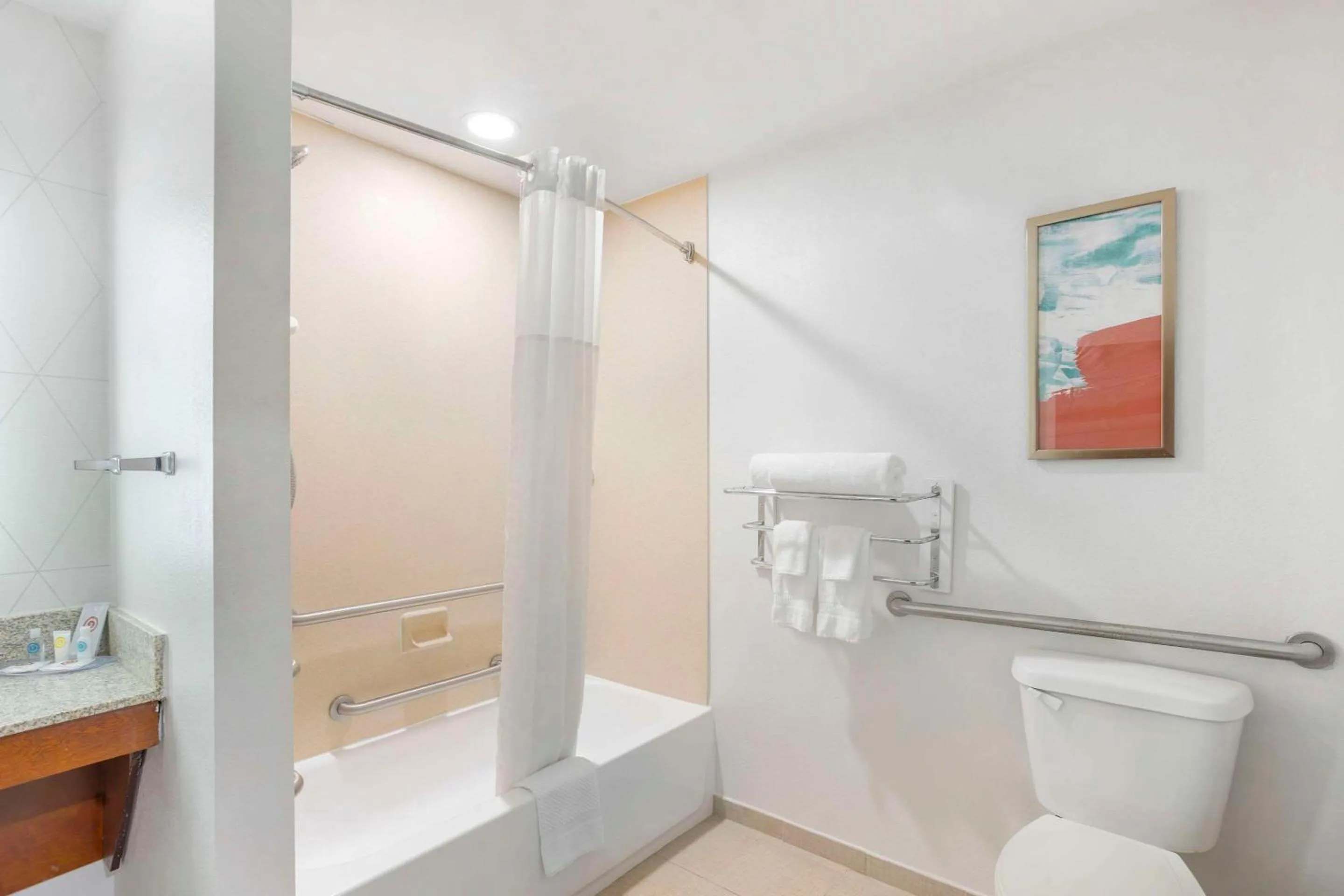 Bedroom in Comfort Suites Bloomsburg