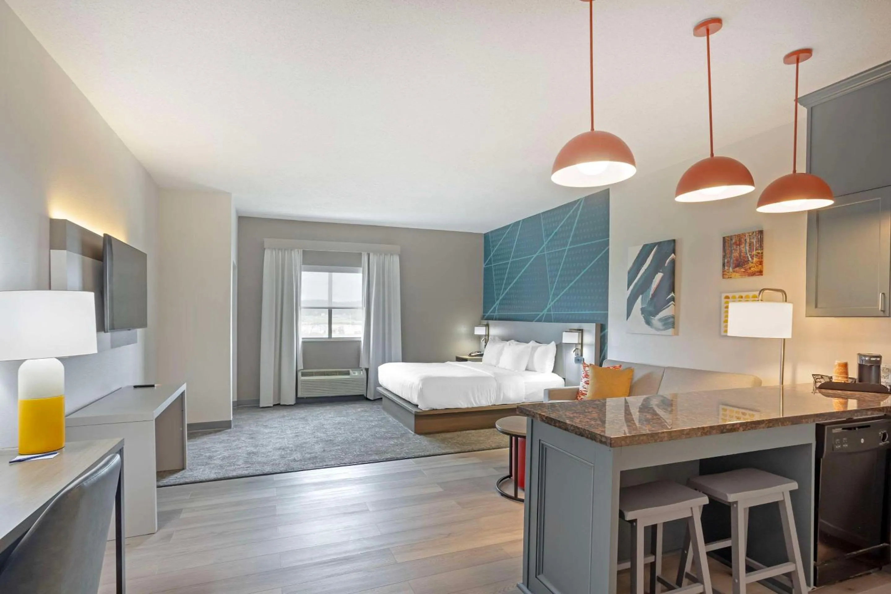 Bedroom in Comfort Suites Bloomsburg