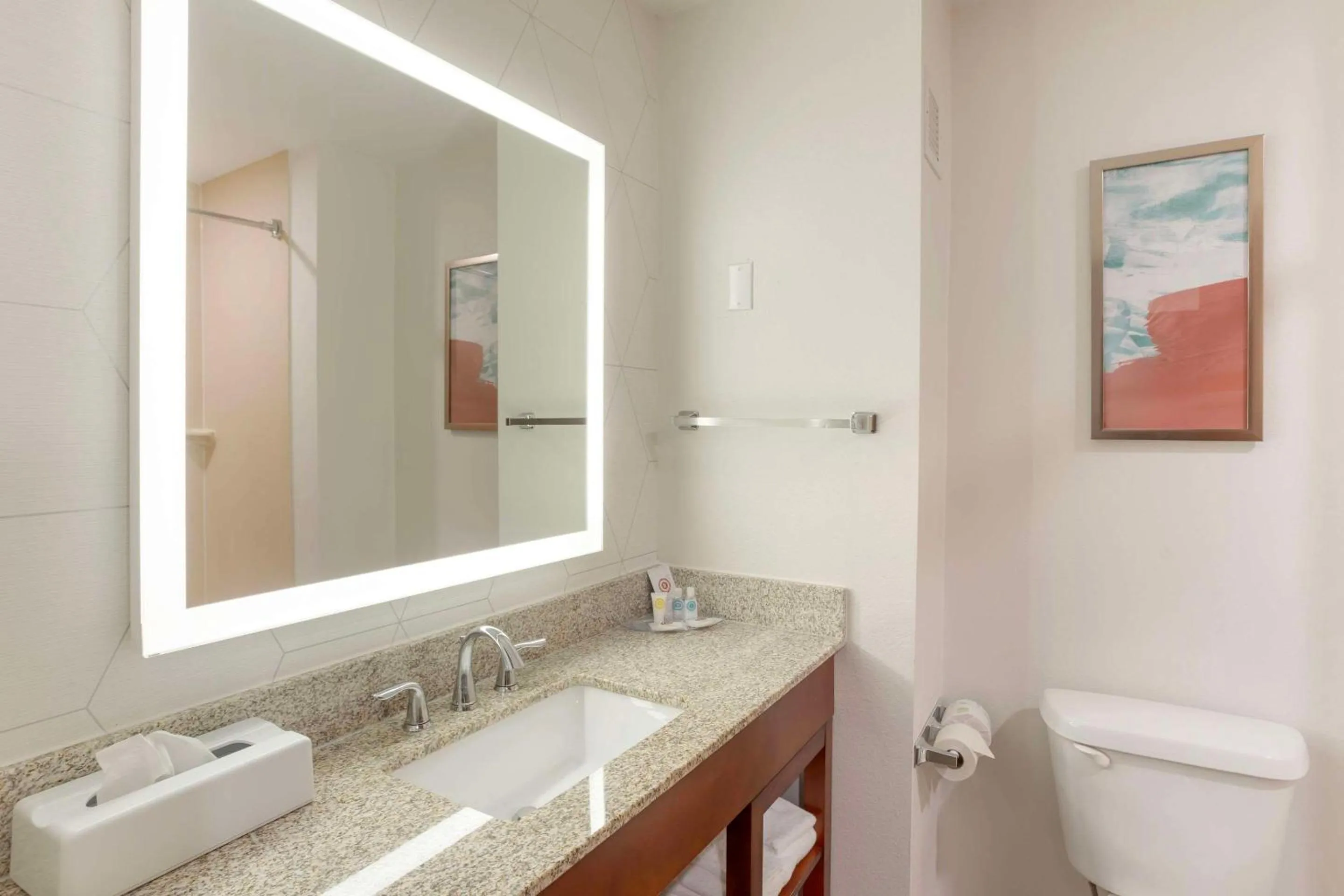 Bathroom in Comfort Suites Bloomsburg