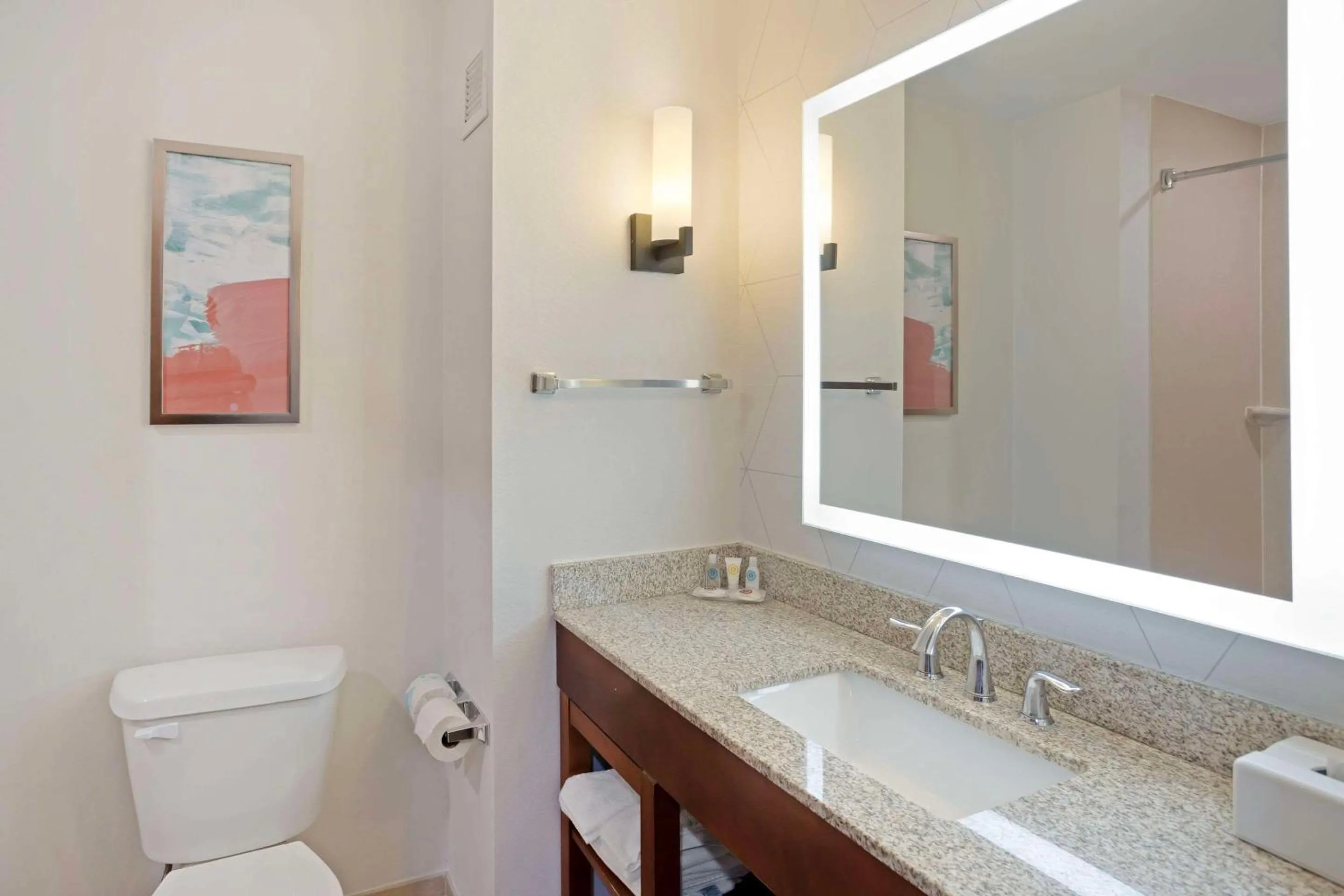 Bathroom in Comfort Suites Bloomsburg