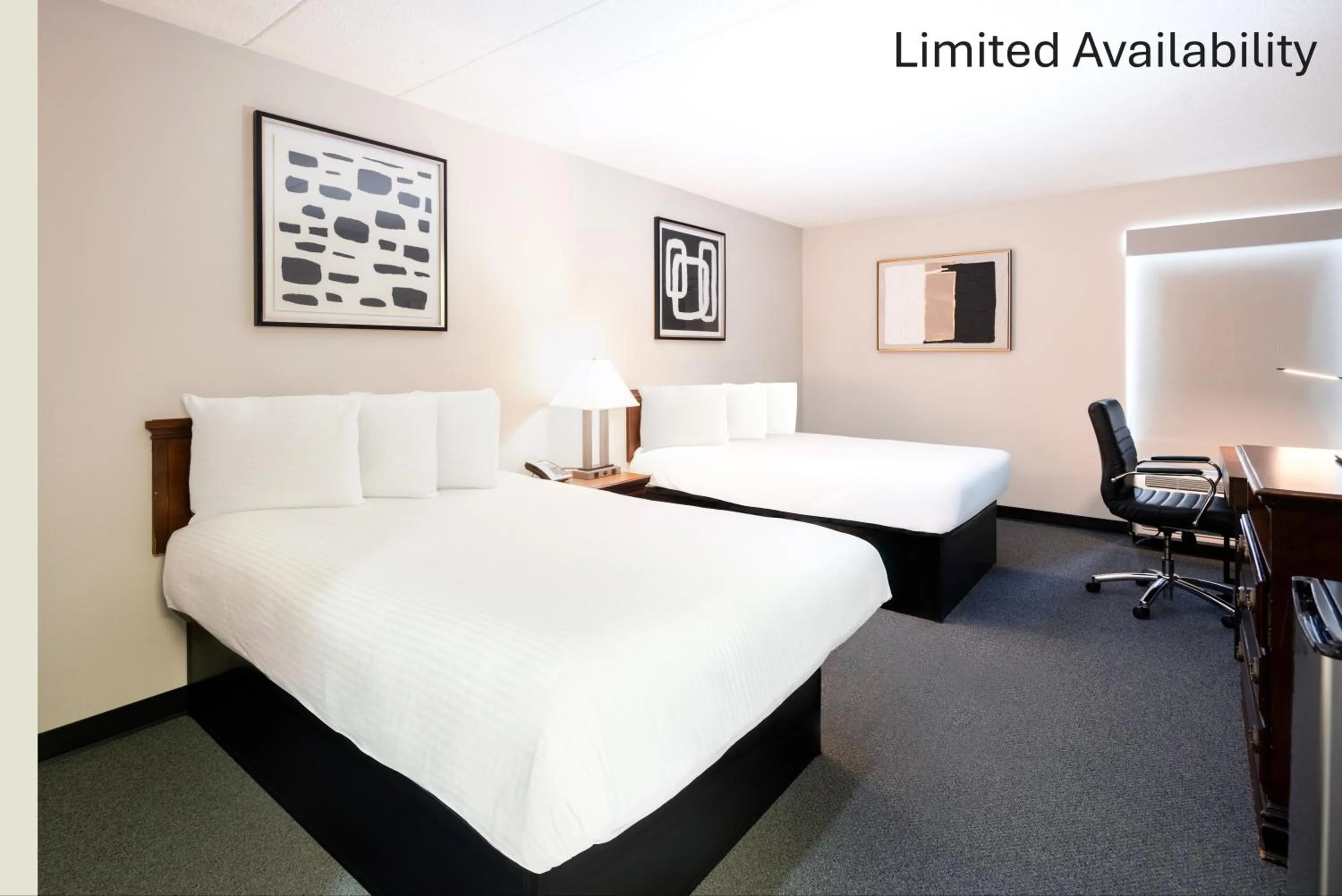 Bed in The View Inn & Suites Bethlehem / Allentown / Lehigh Airport