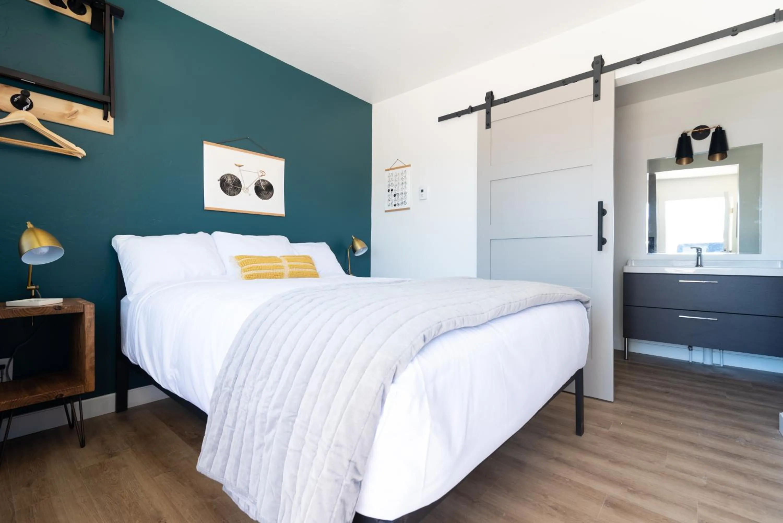 Bed in Spoke and Vine Motel