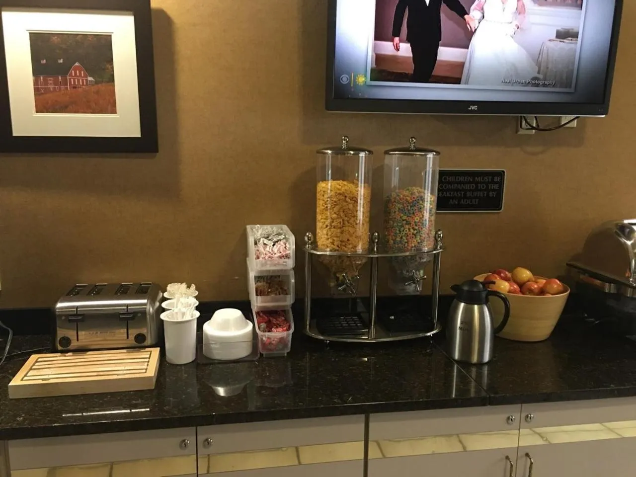 Breakfast in Wingate by Wyndham Pittsburgh New Stanton