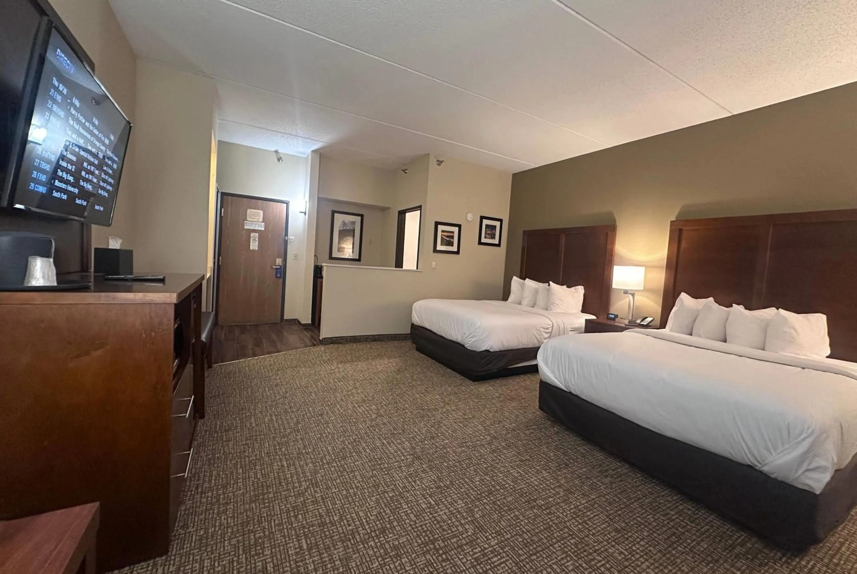Photo of the whole room, Bed in Wingate by Wyndham Pittsburgh West Mifflin