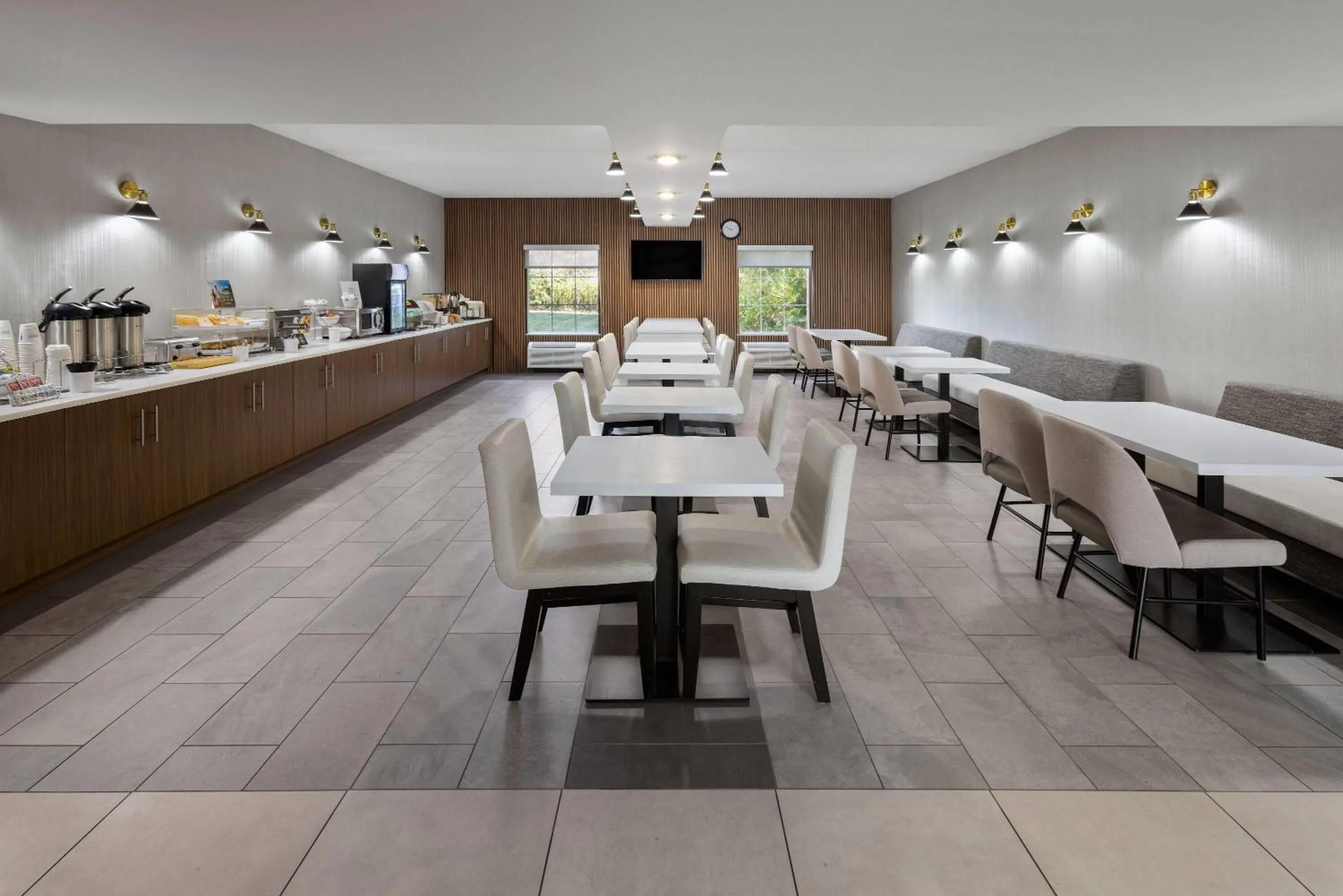 Breakfast in Wingate by Wyndham Grove City