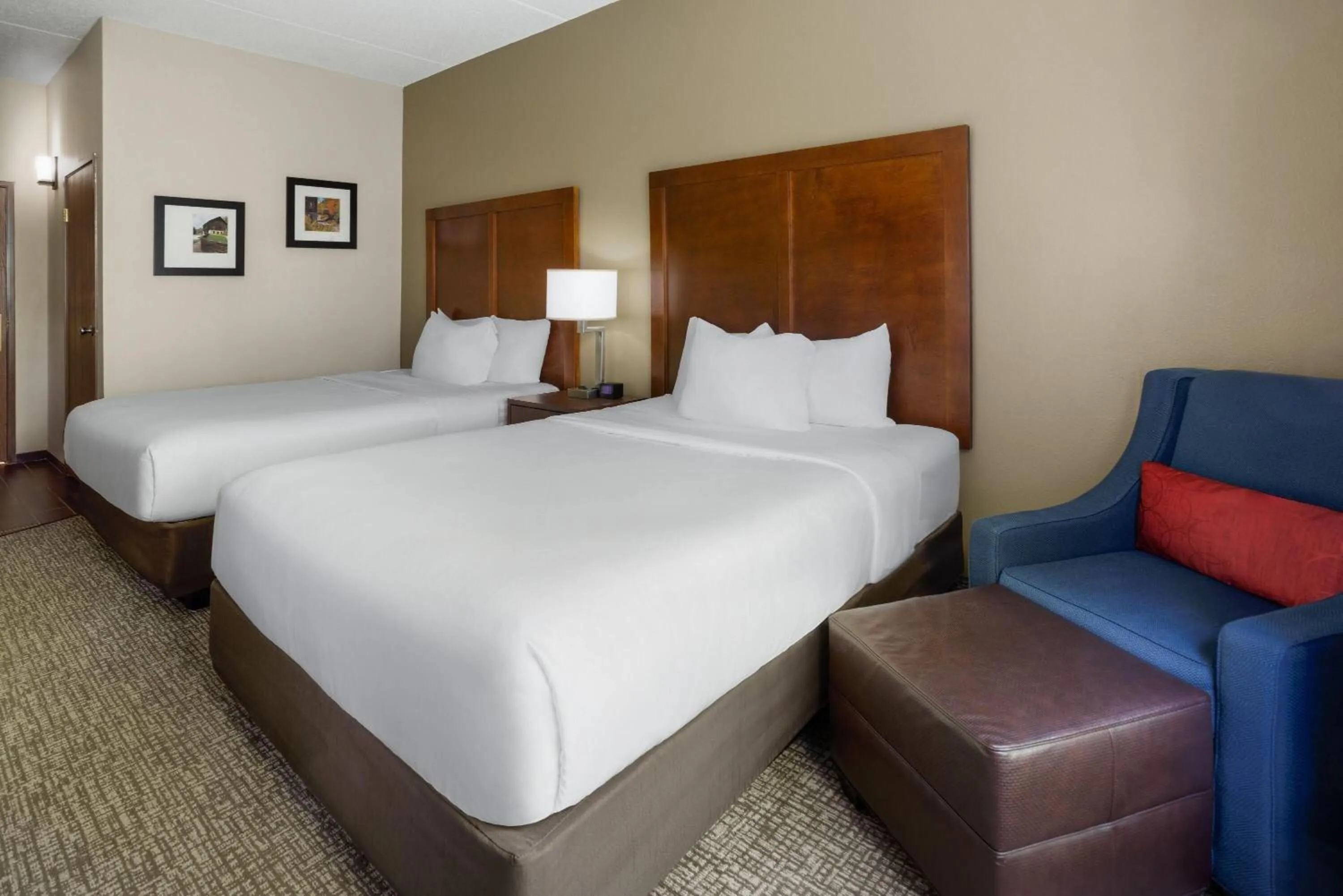 Photo of the whole room, Bed in Wingate by Wyndham Grove City