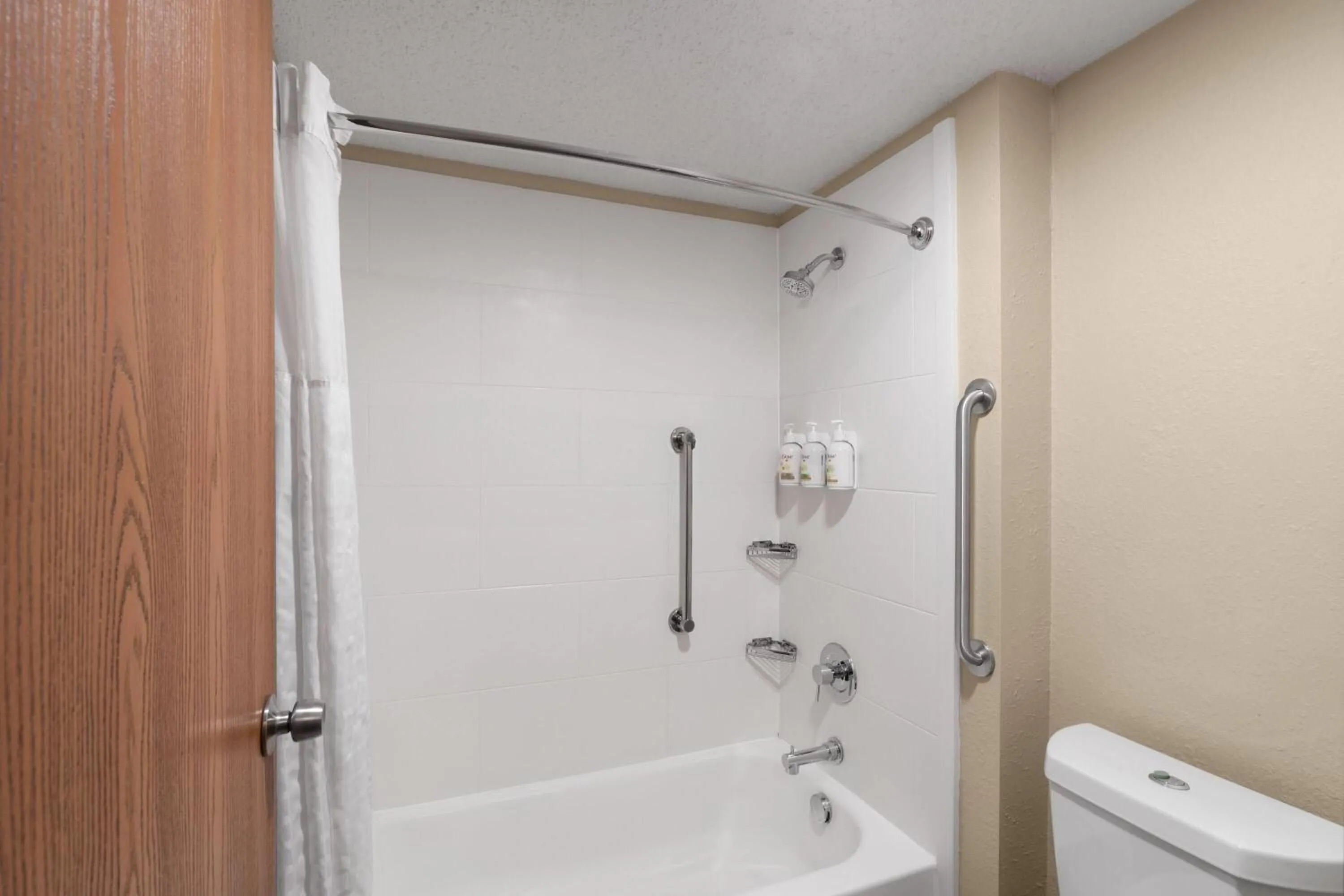 Bathroom in Wingate by Wyndham Clearfield