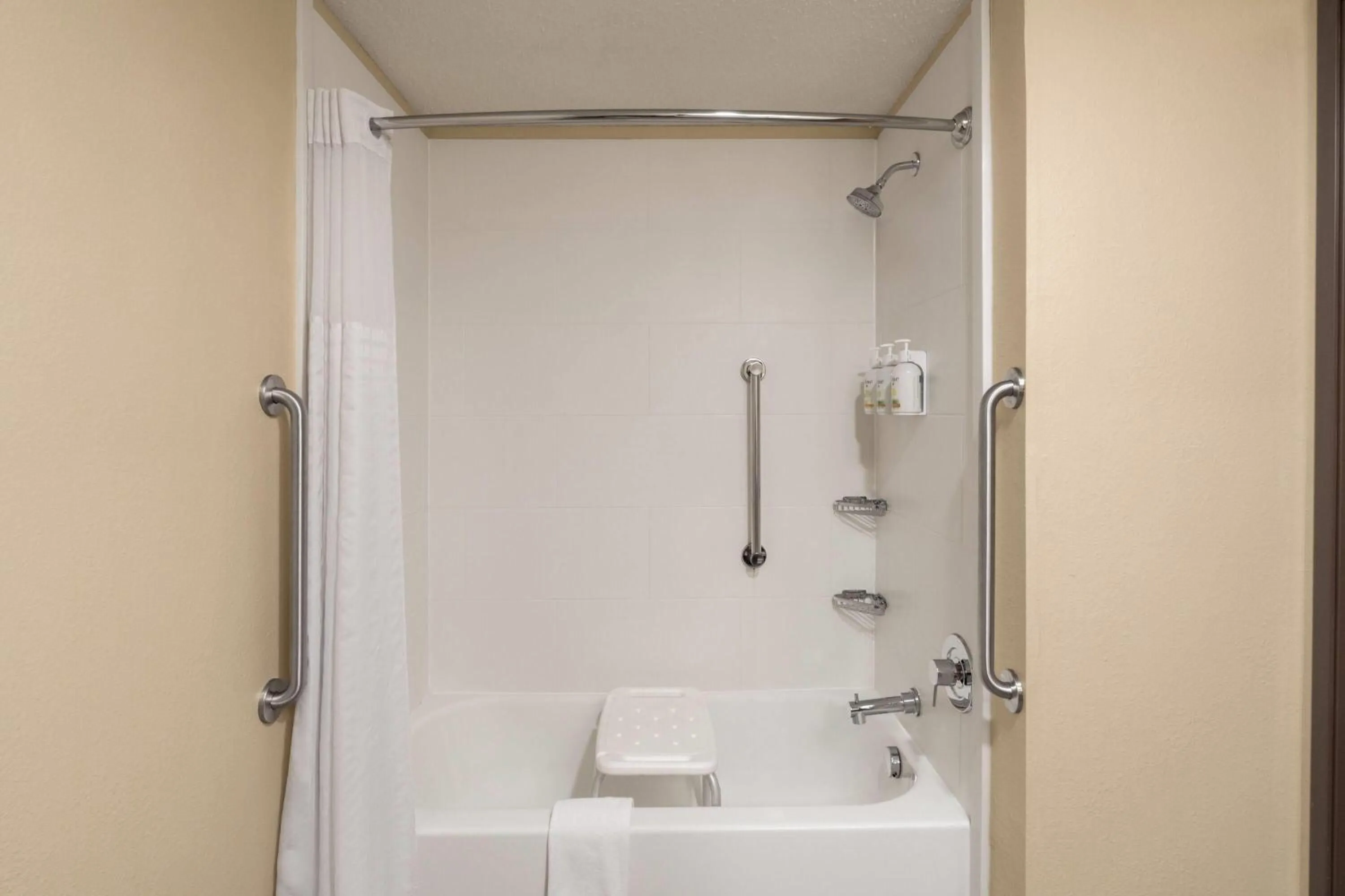 Bathroom in Wingate by Wyndham Clearfield