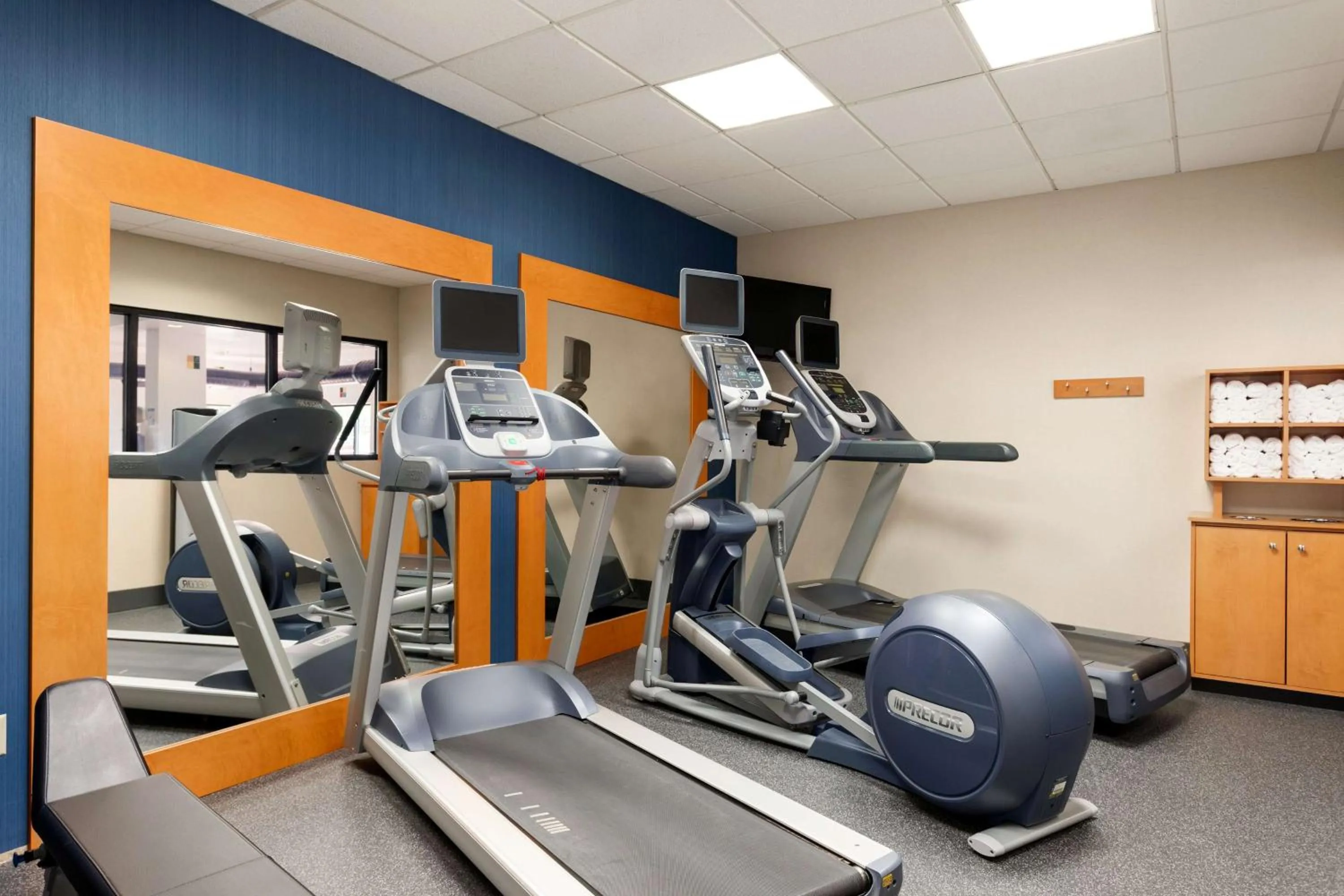 Fitness centre/facilities in Hampton Inn & Suites Denver-Cherry Creek