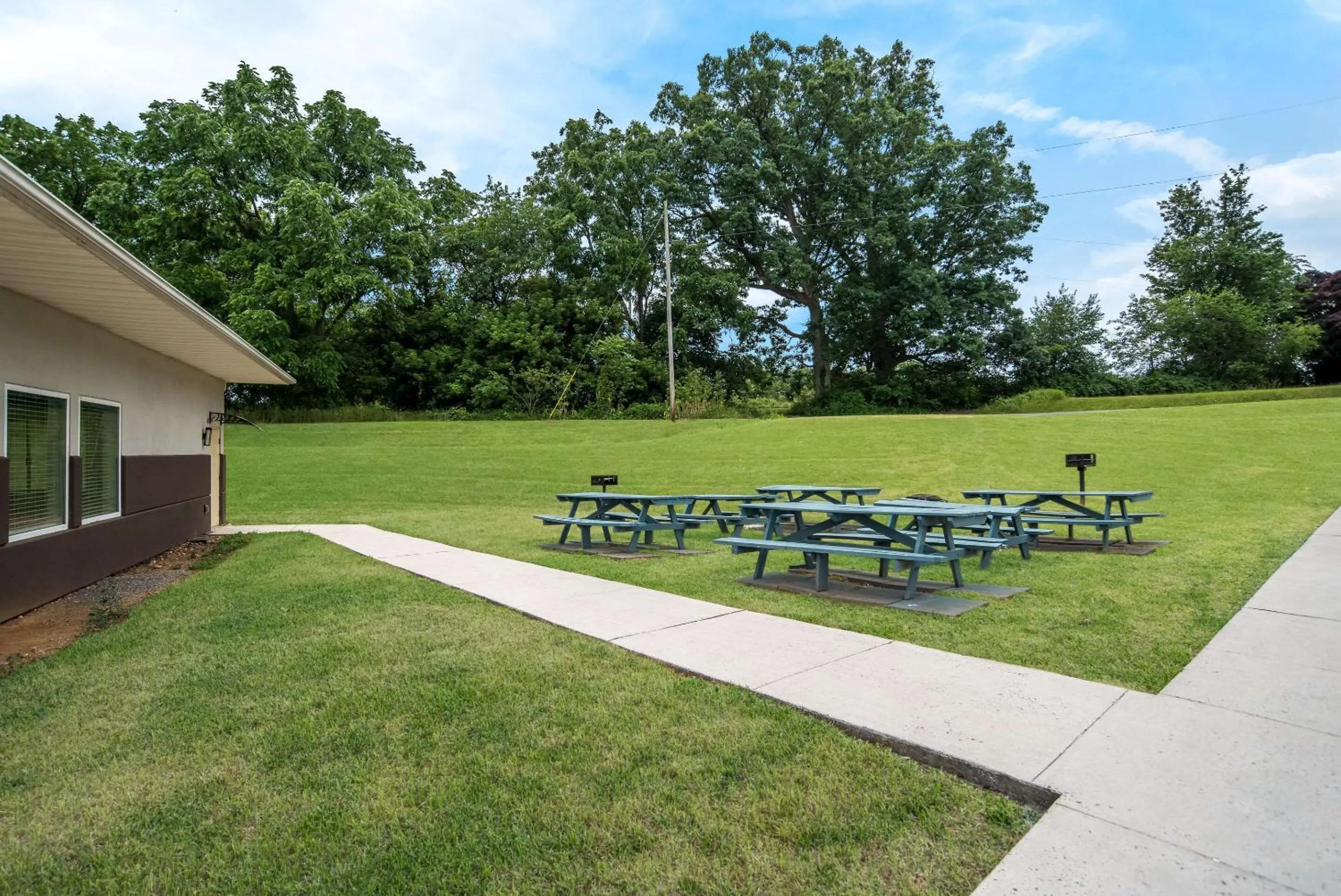 Property building in Quality Inn & Suites Chambersburg Northeast