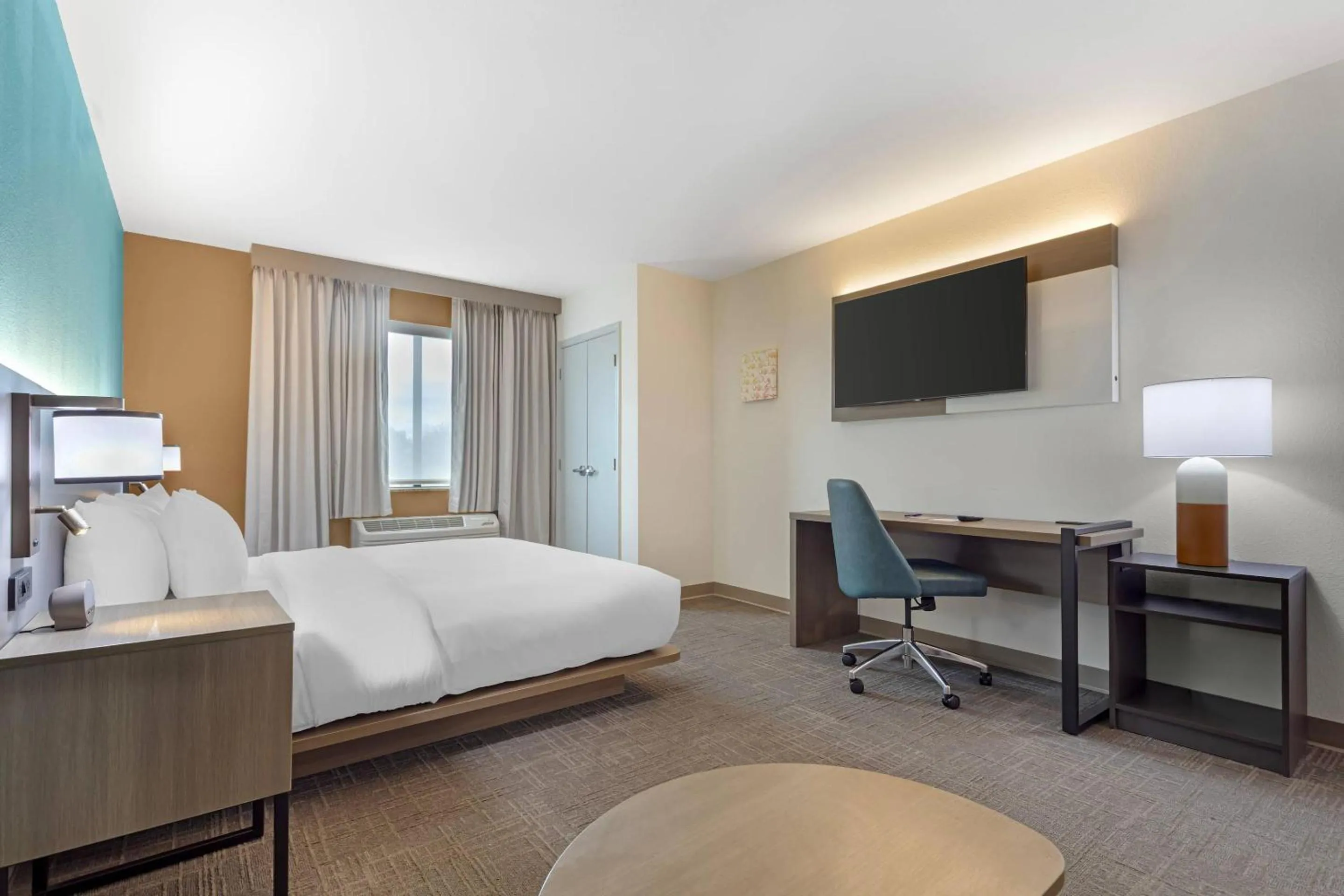 Bedroom, Bed in Comfort Suites Lewisburg