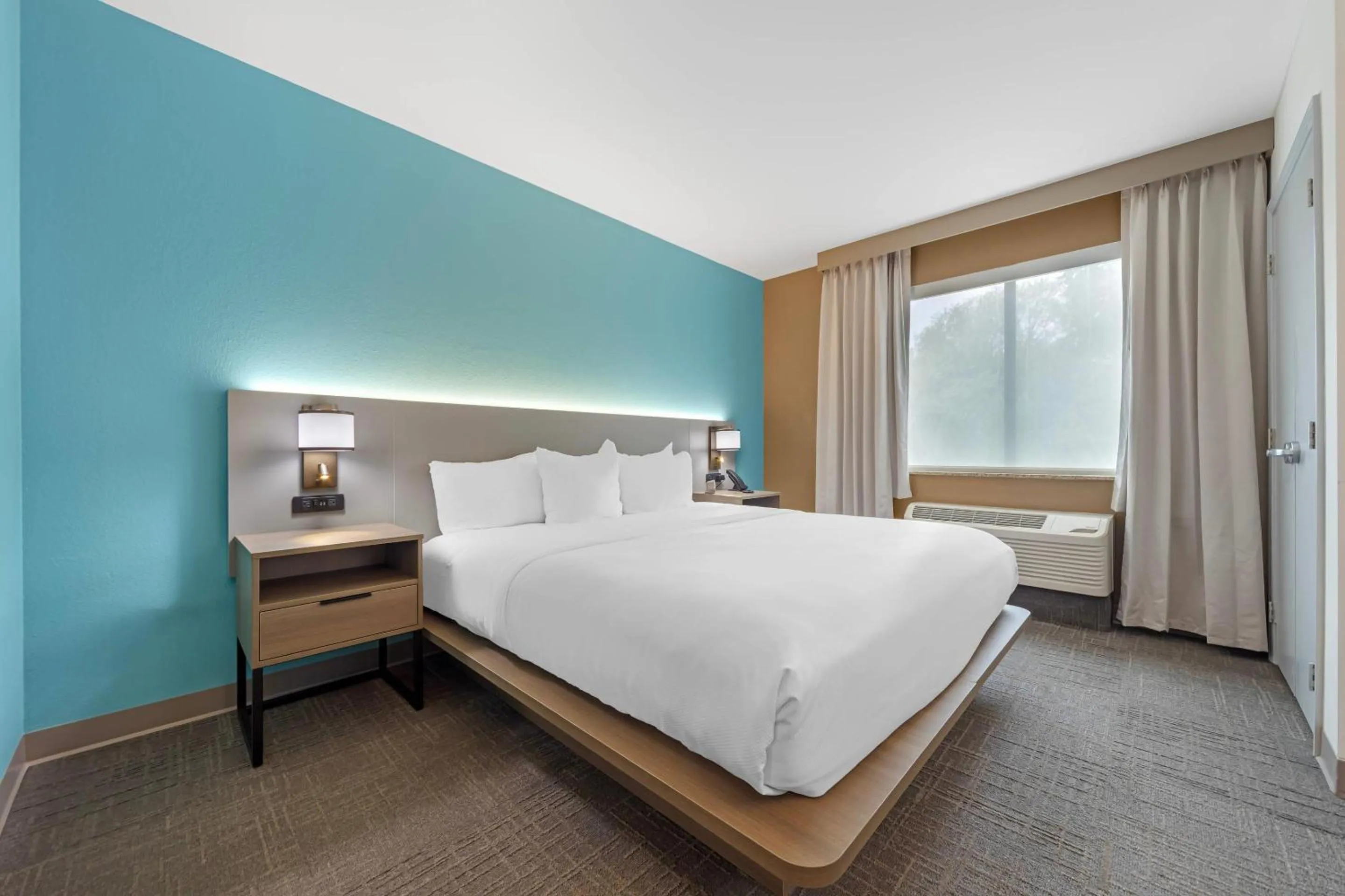 Bedroom, Bed in Comfort Suites Lewisburg