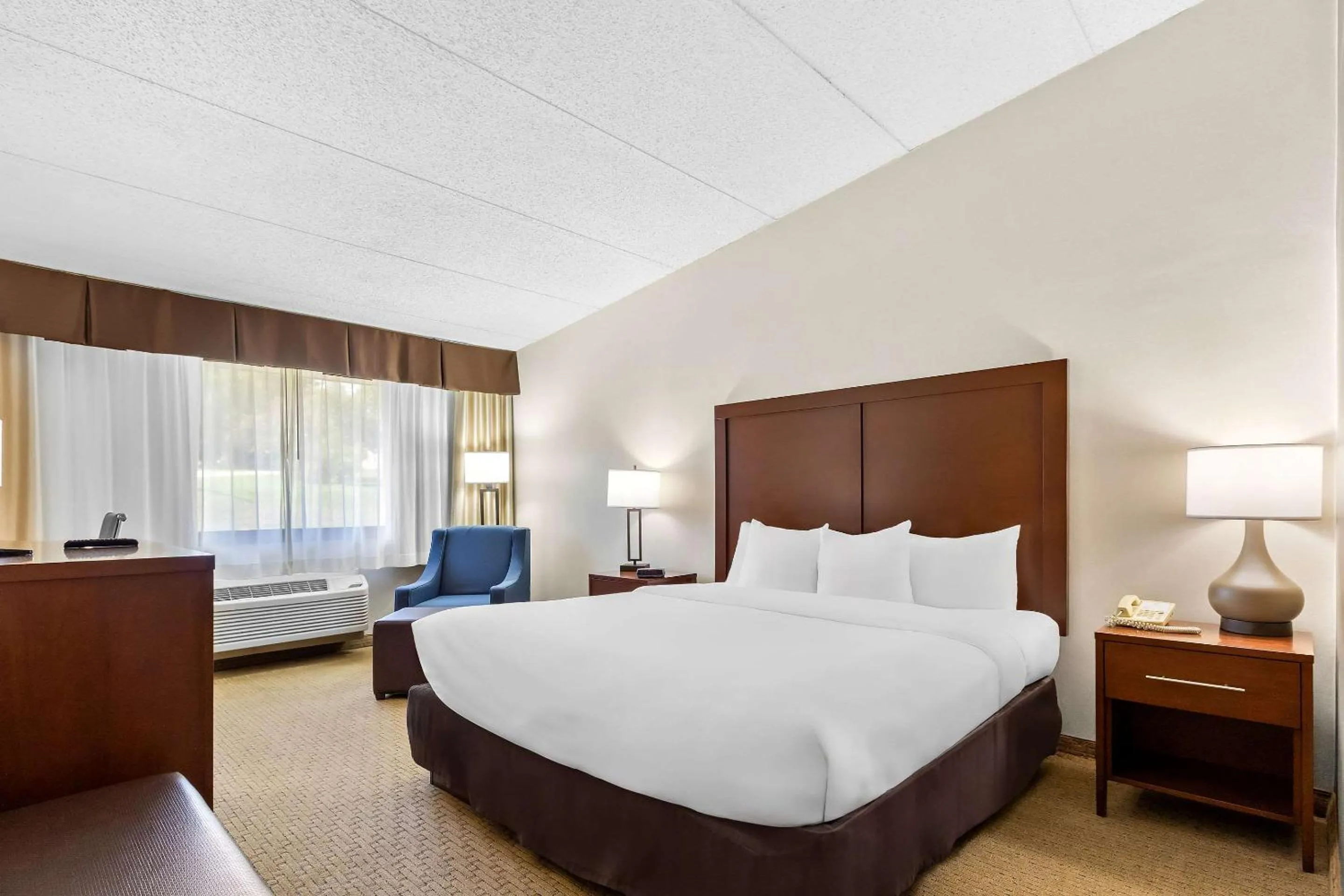 Bedroom, Bed in Comfort Inn Somerset