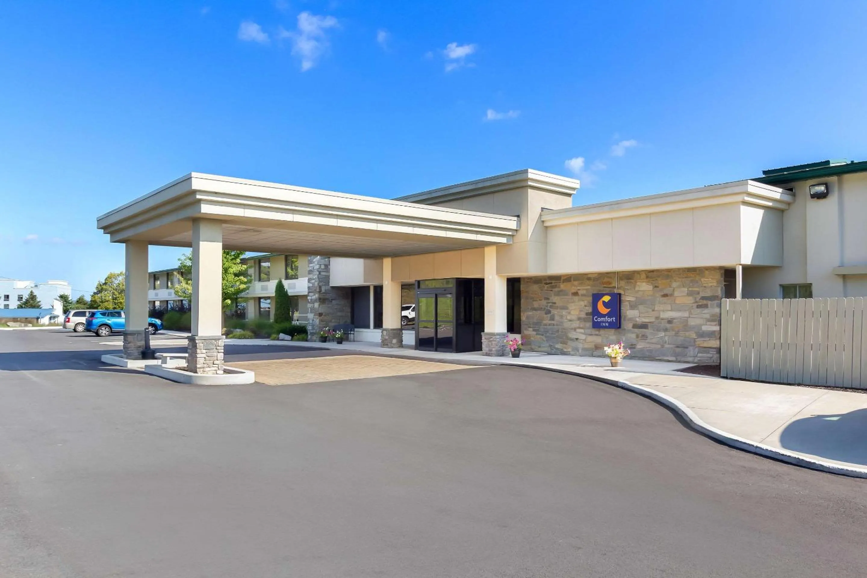Property building in Comfort Inn Somerset