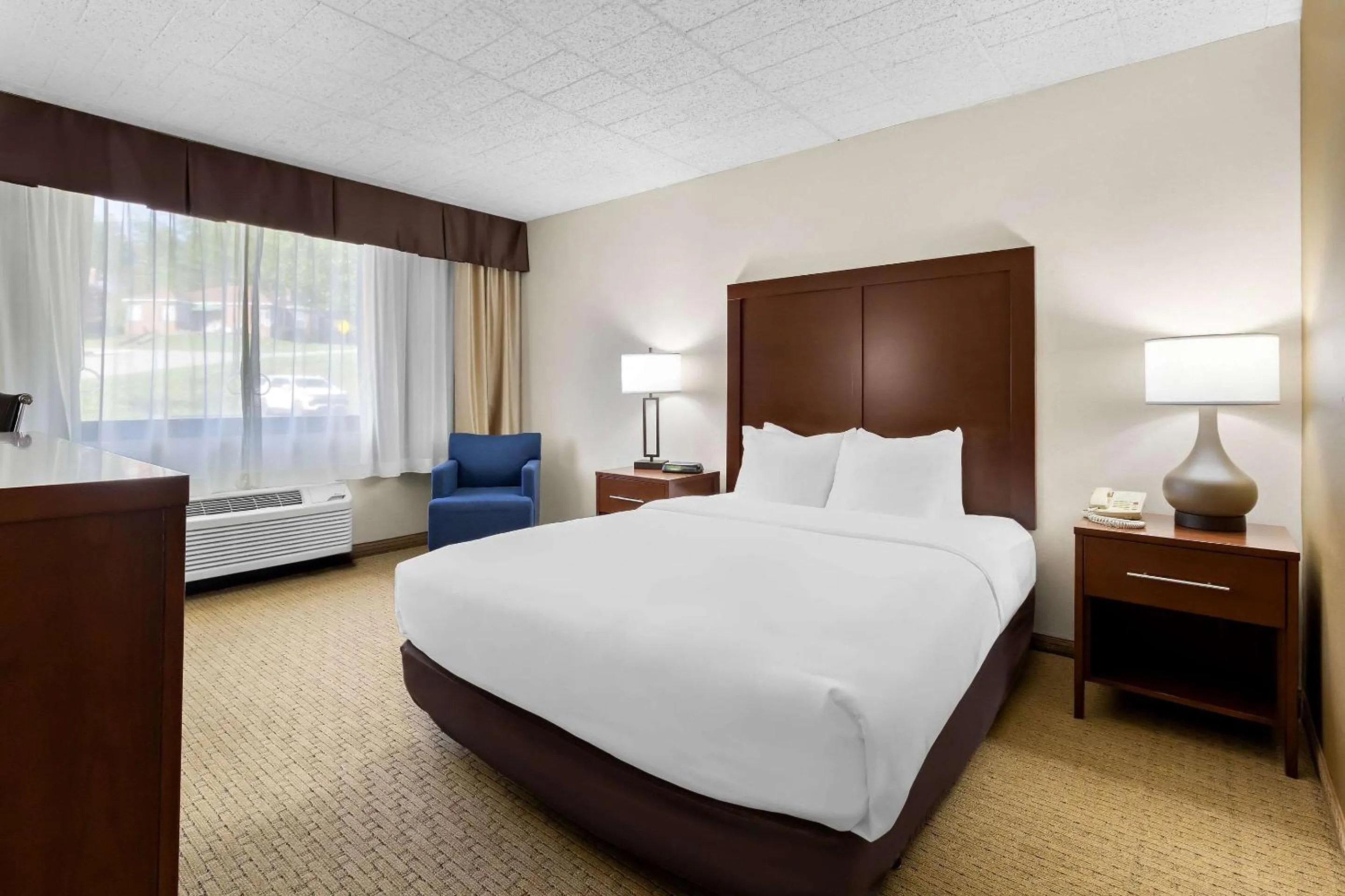 Bedroom, Bed in Comfort Inn Somerset