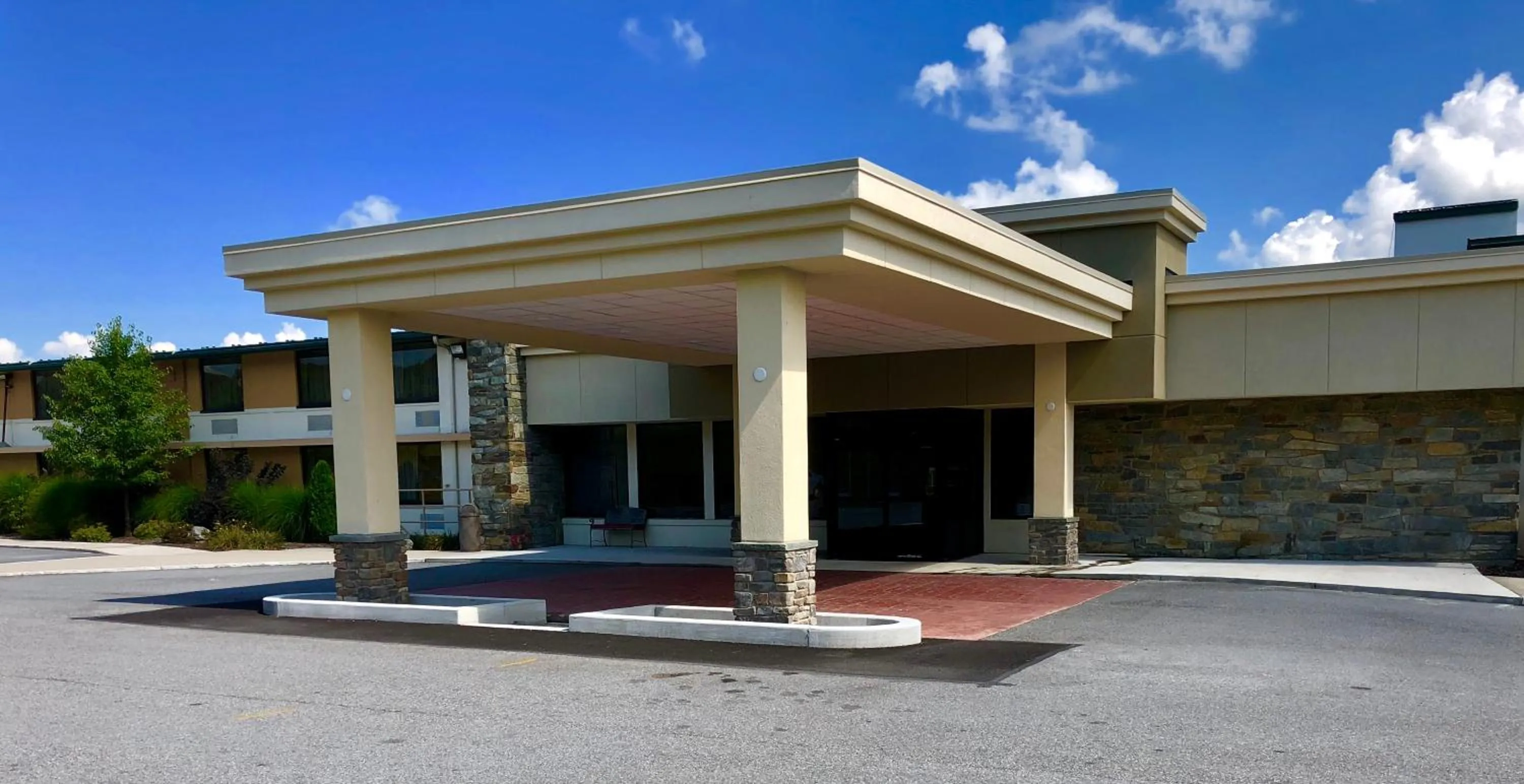 Property building in Comfort Inn Somerset