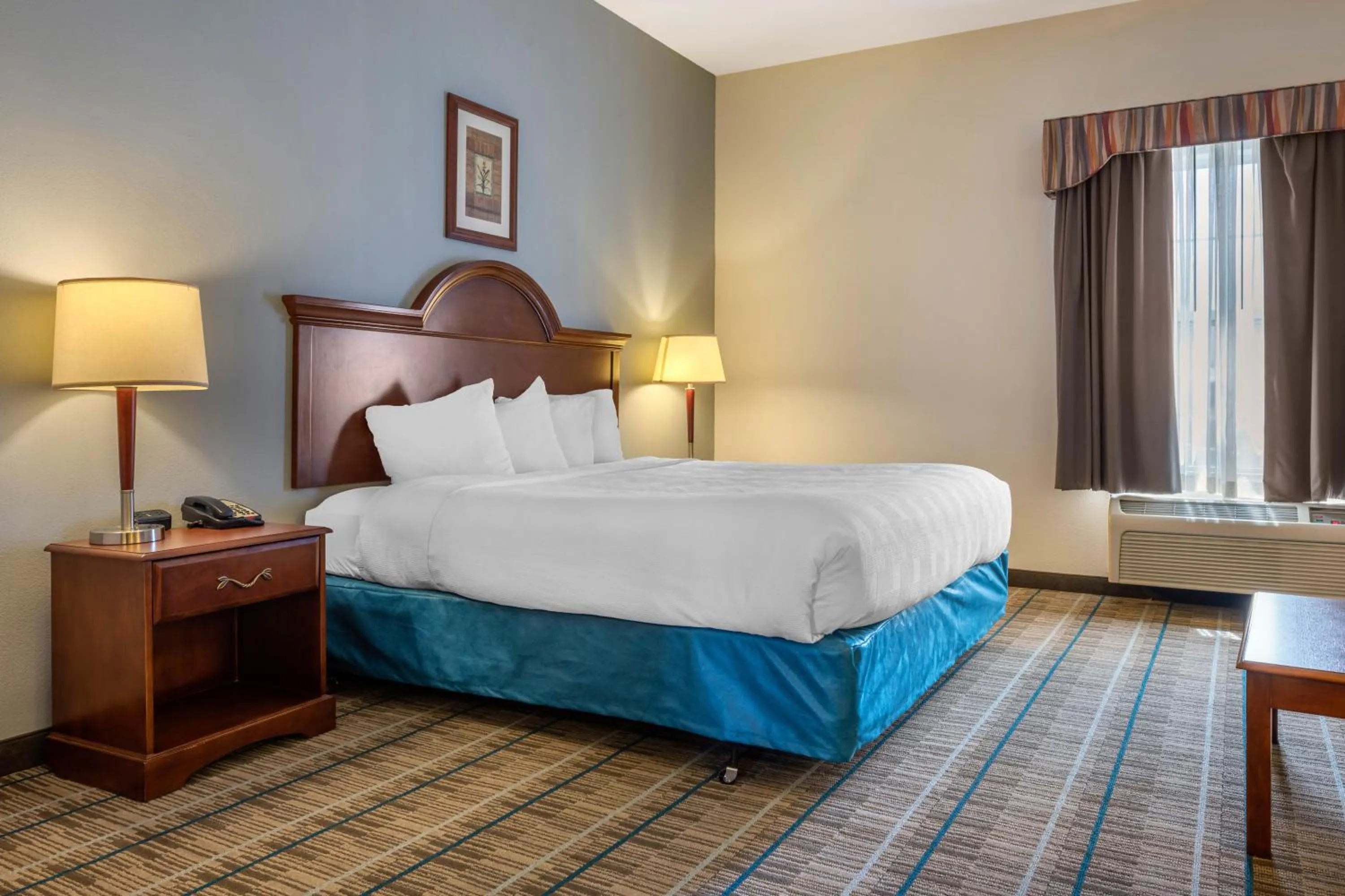 Bed in MainStay Suites Grantville - Hershey North