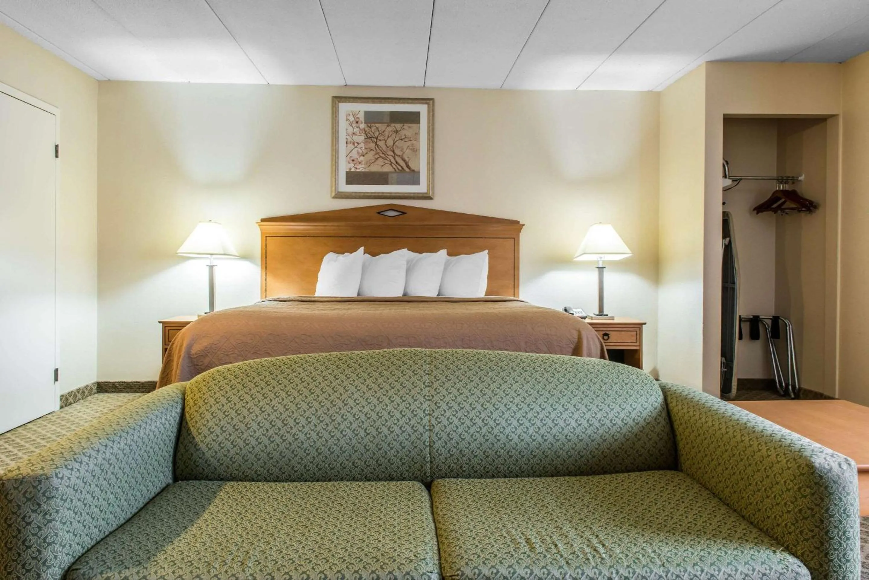 Photo of the whole room, Bed in Quality Inn & Suites Fairview - Erie