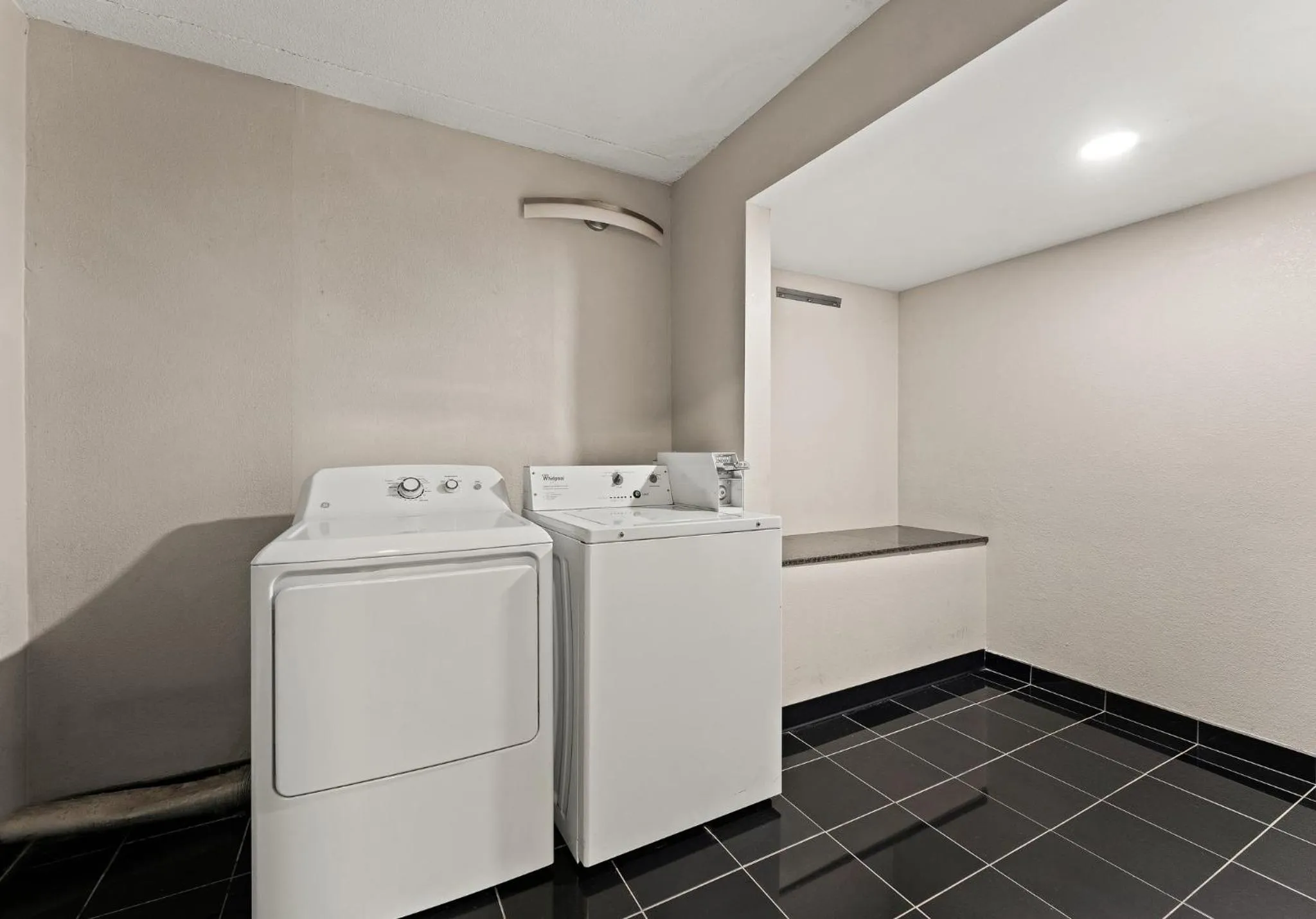 laundry in Red Roof Inn Reading