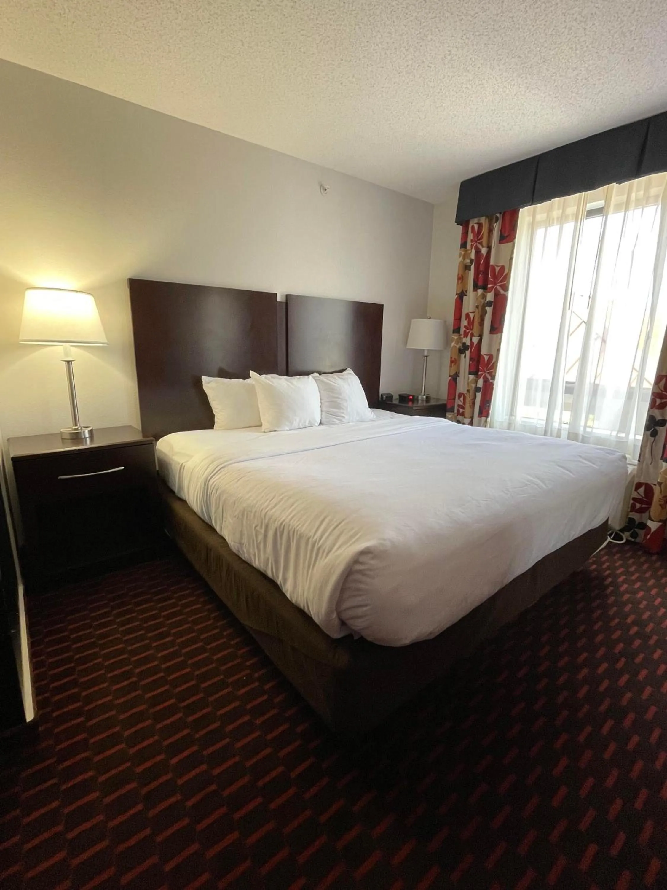 Guests, Bed in Comfort Suites Altoona North