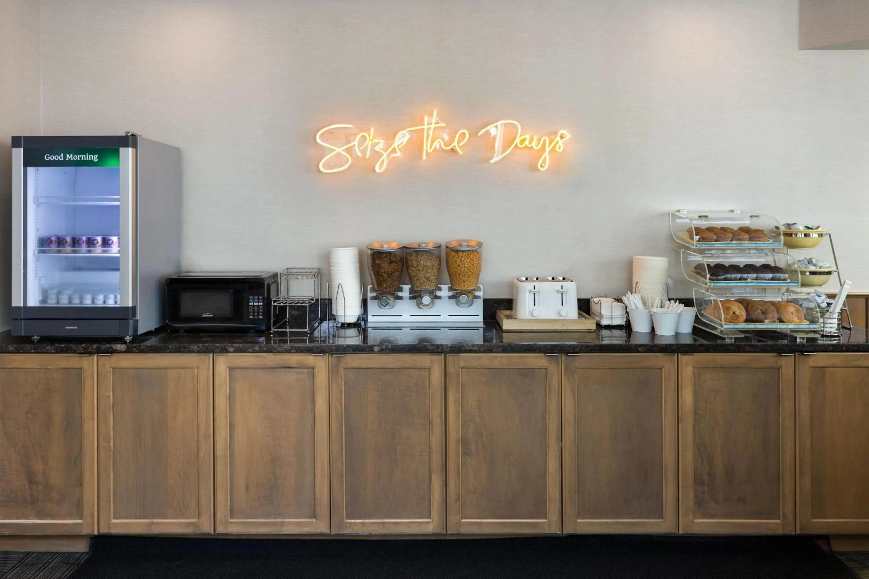 Breakfast in Days Inn by Wyndham Penn State