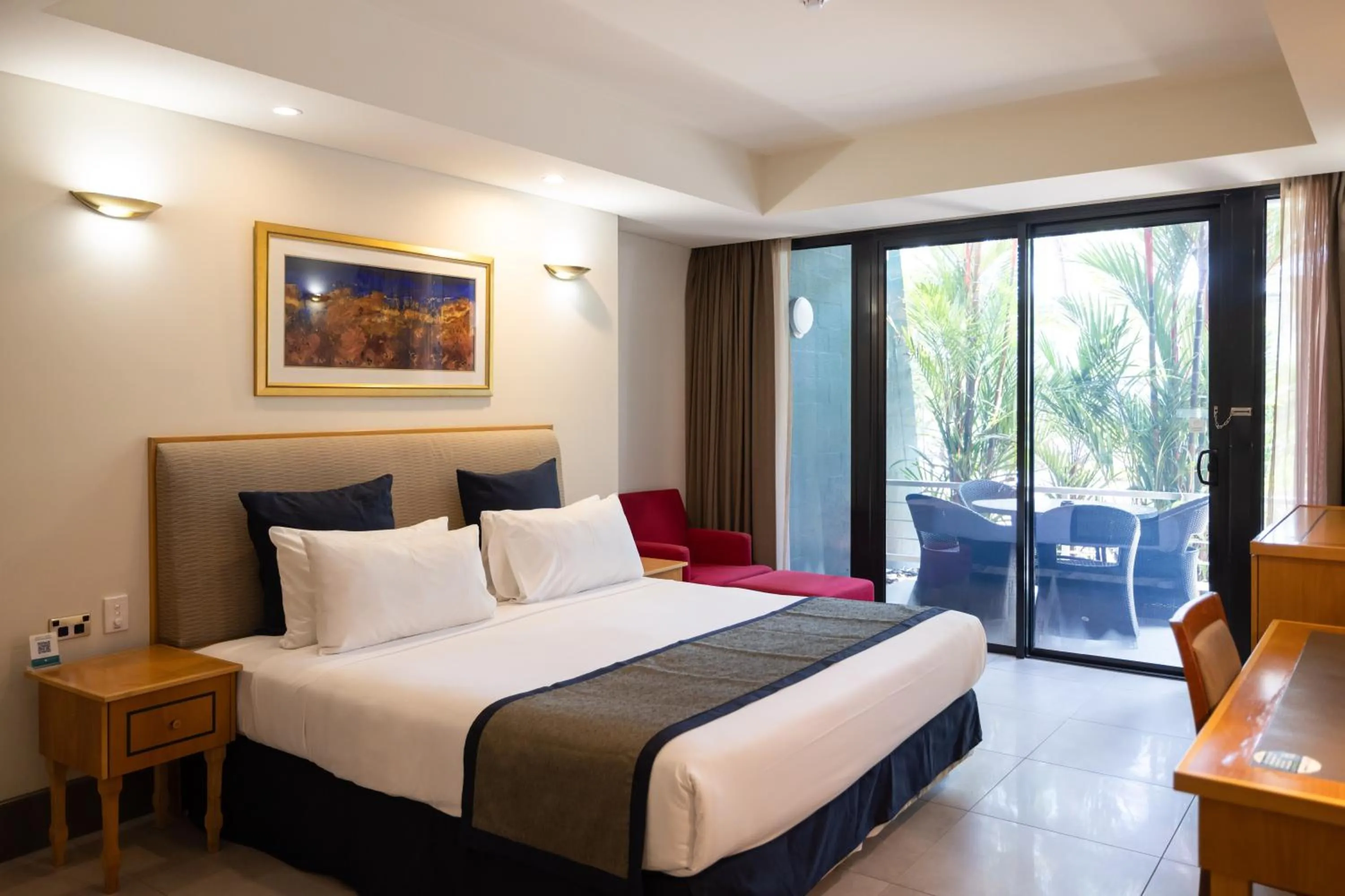 Bed in Mindil Beach Casino Resort