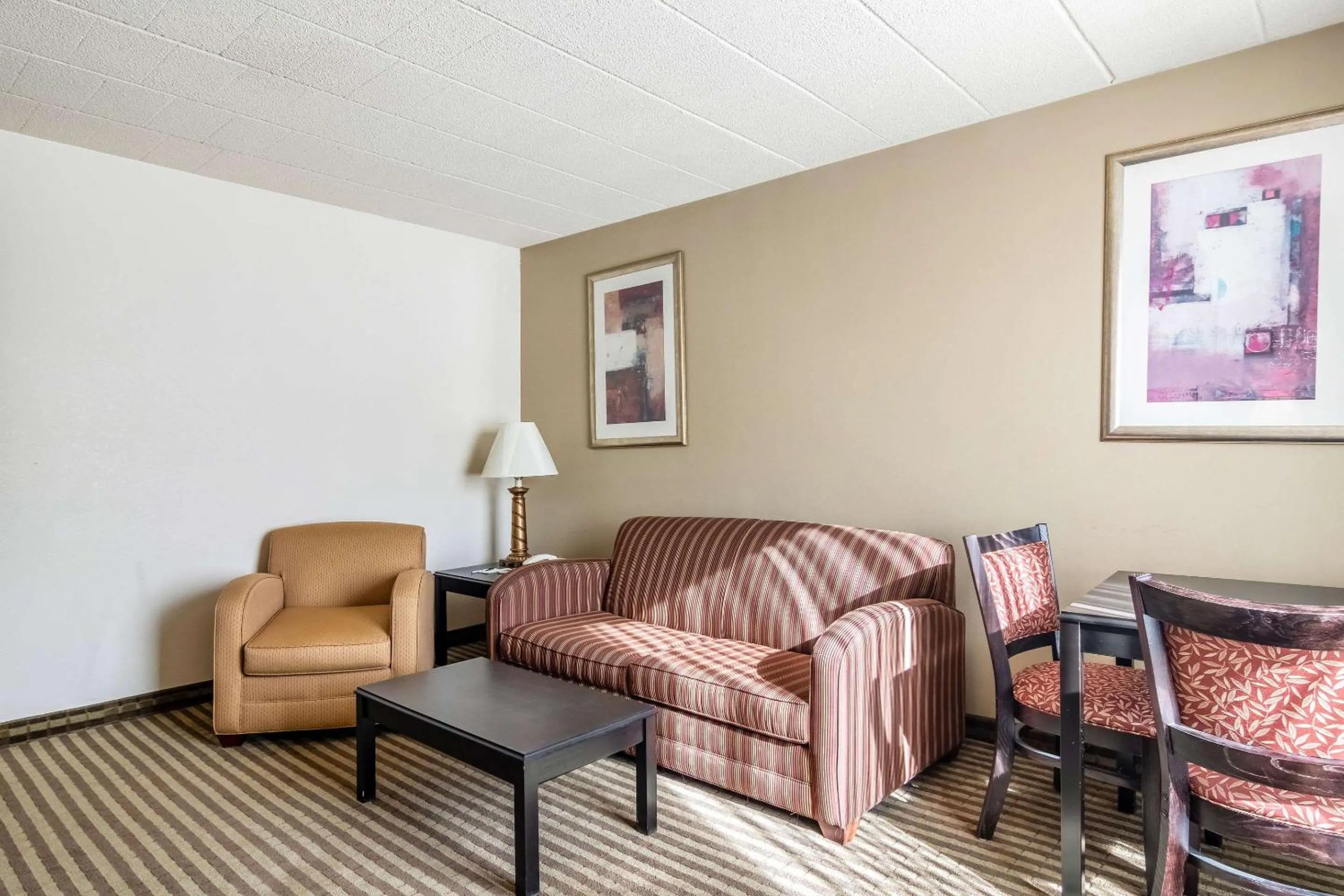 Photo of the whole room in Quality Inn & Suites Indiana South