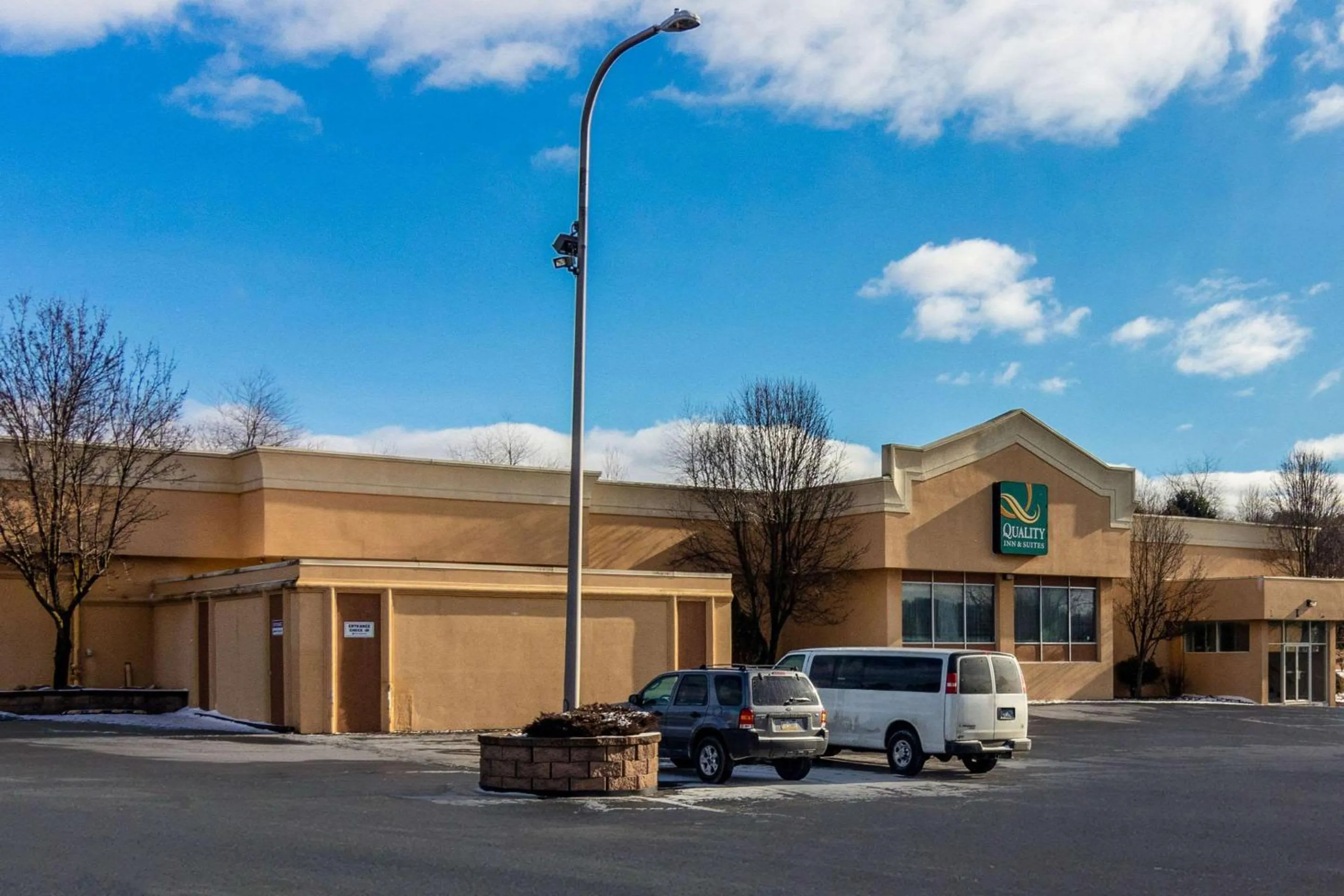 Property building in Quality Inn & Suites Indiana South