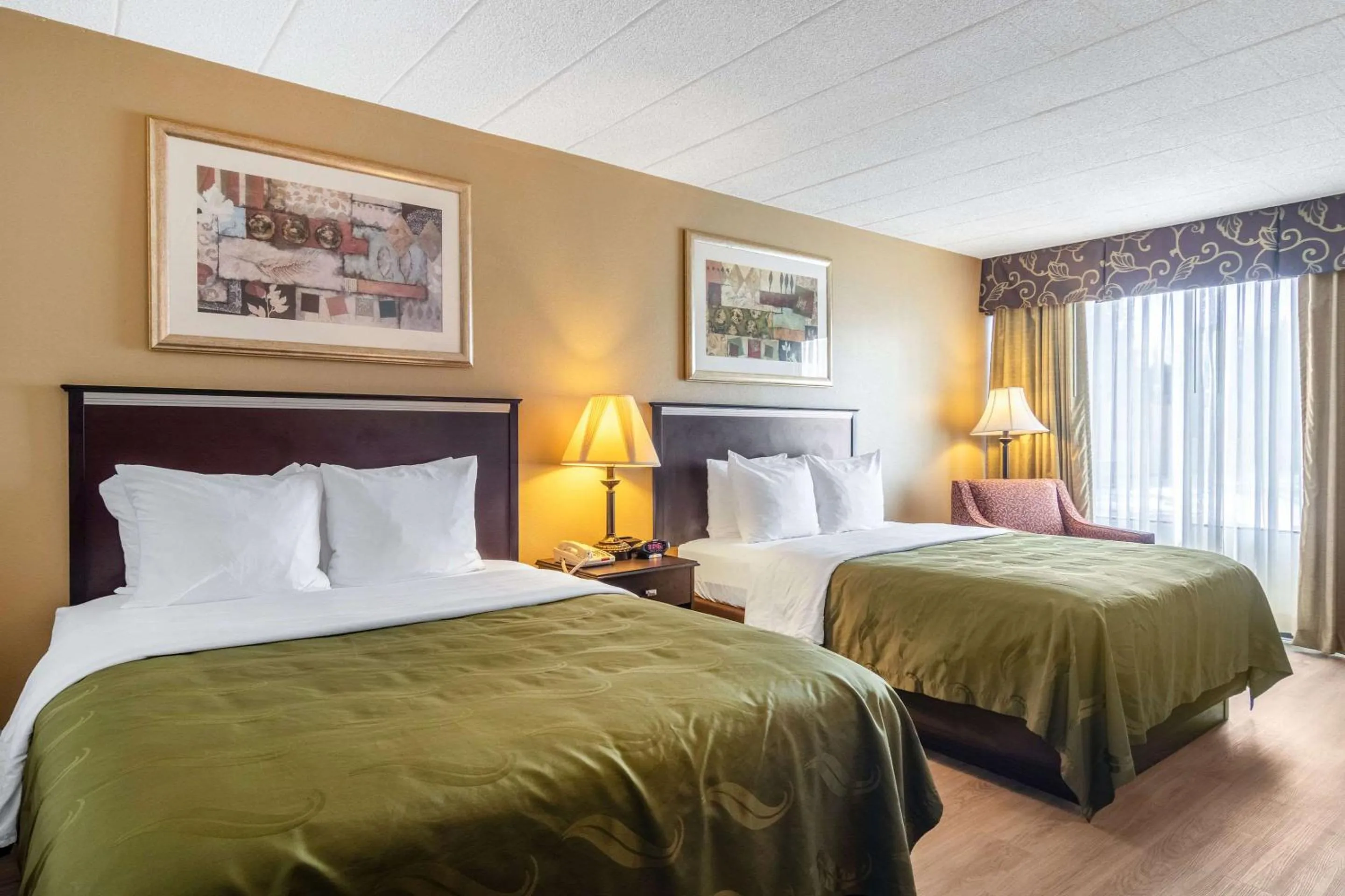 Photo of the whole room, Bed in Quality Inn & Suites Indiana South