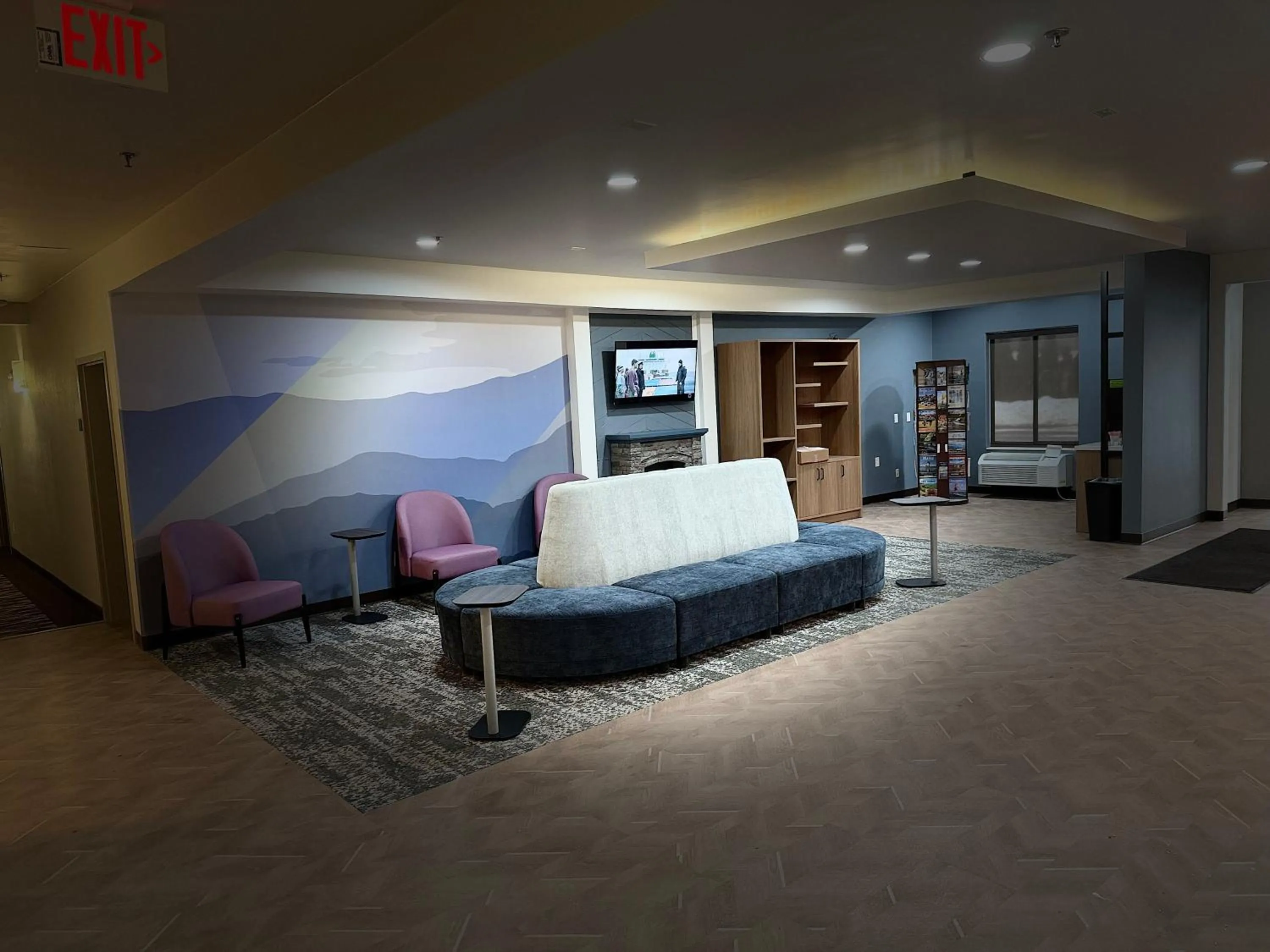 Lobby or reception in Red Roof Inn & Suites Bloomsburg - Mifflinville
