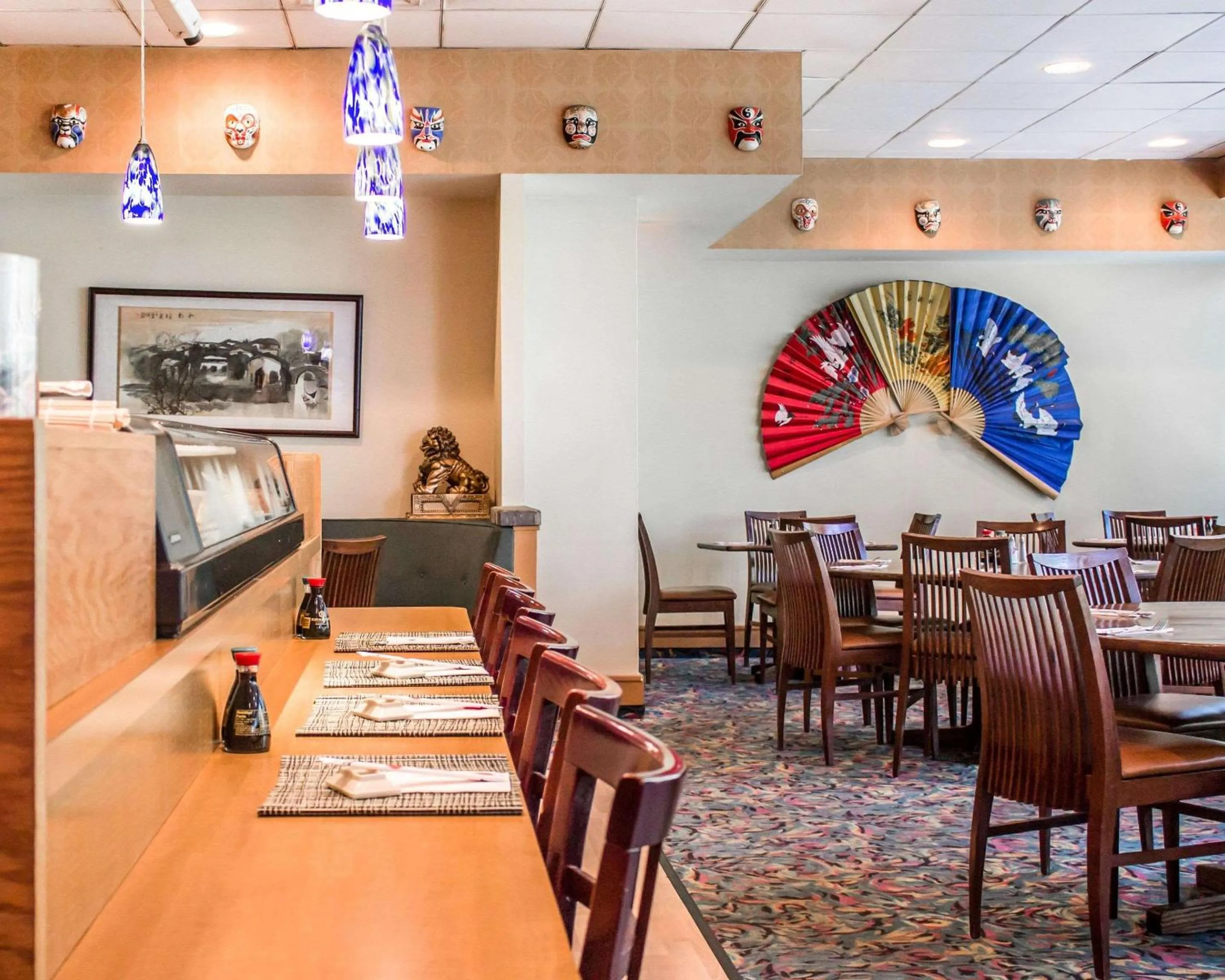 Restaurant/places to eat in The Woodlands Inn