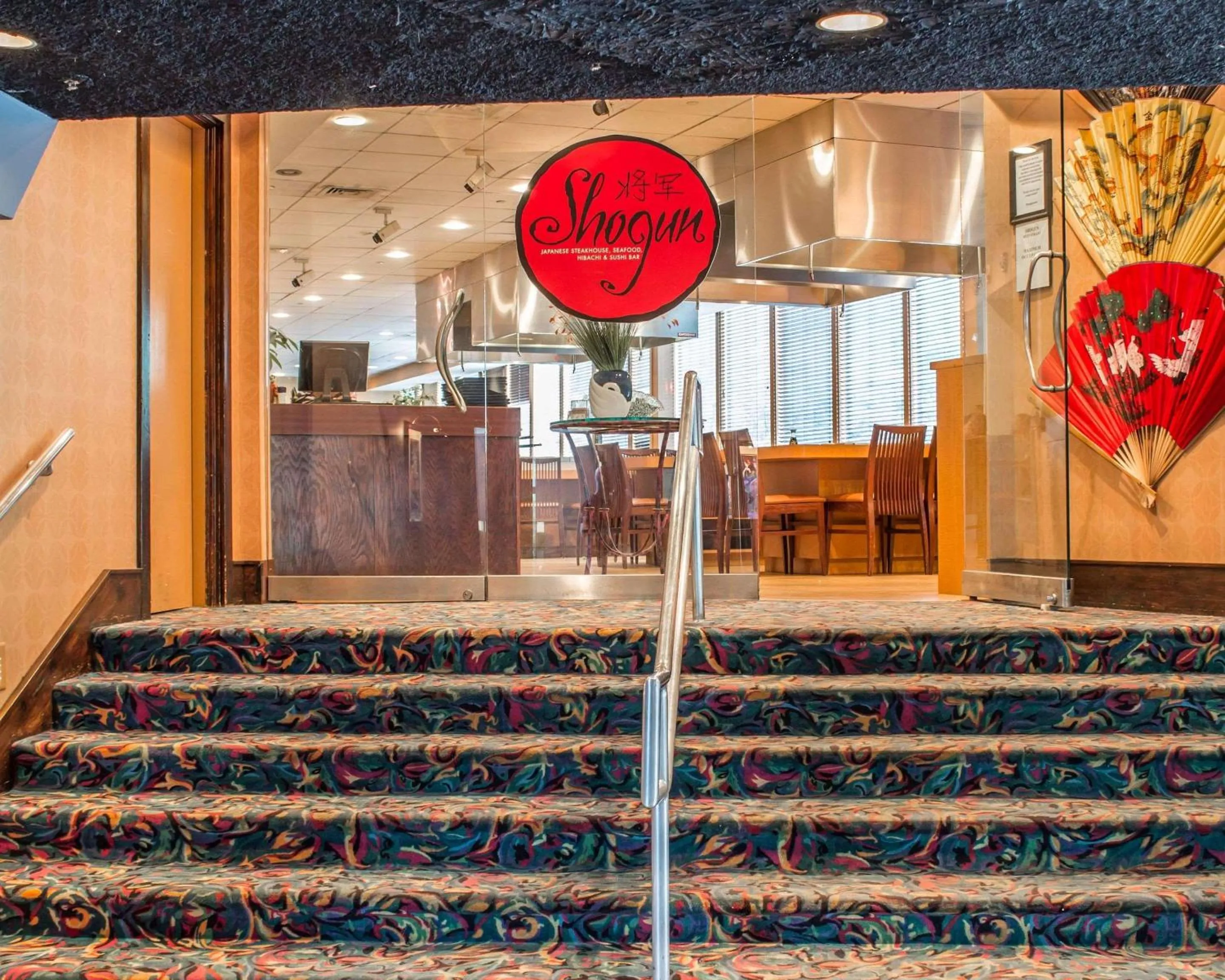 Restaurant/places to eat in The Woodlands Inn