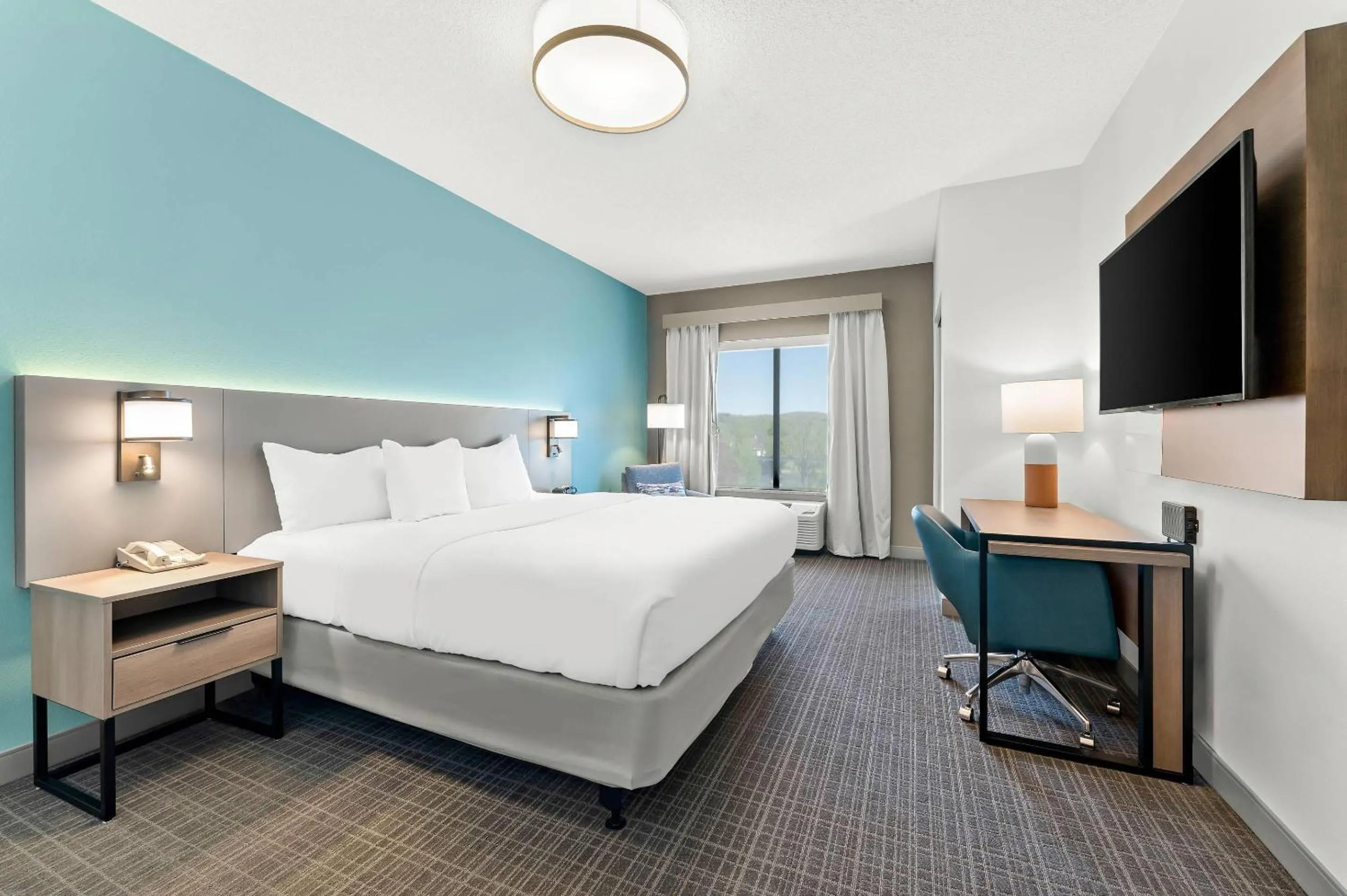 Bedroom, Bed in Comfort Inn & Suites Tunkhannock