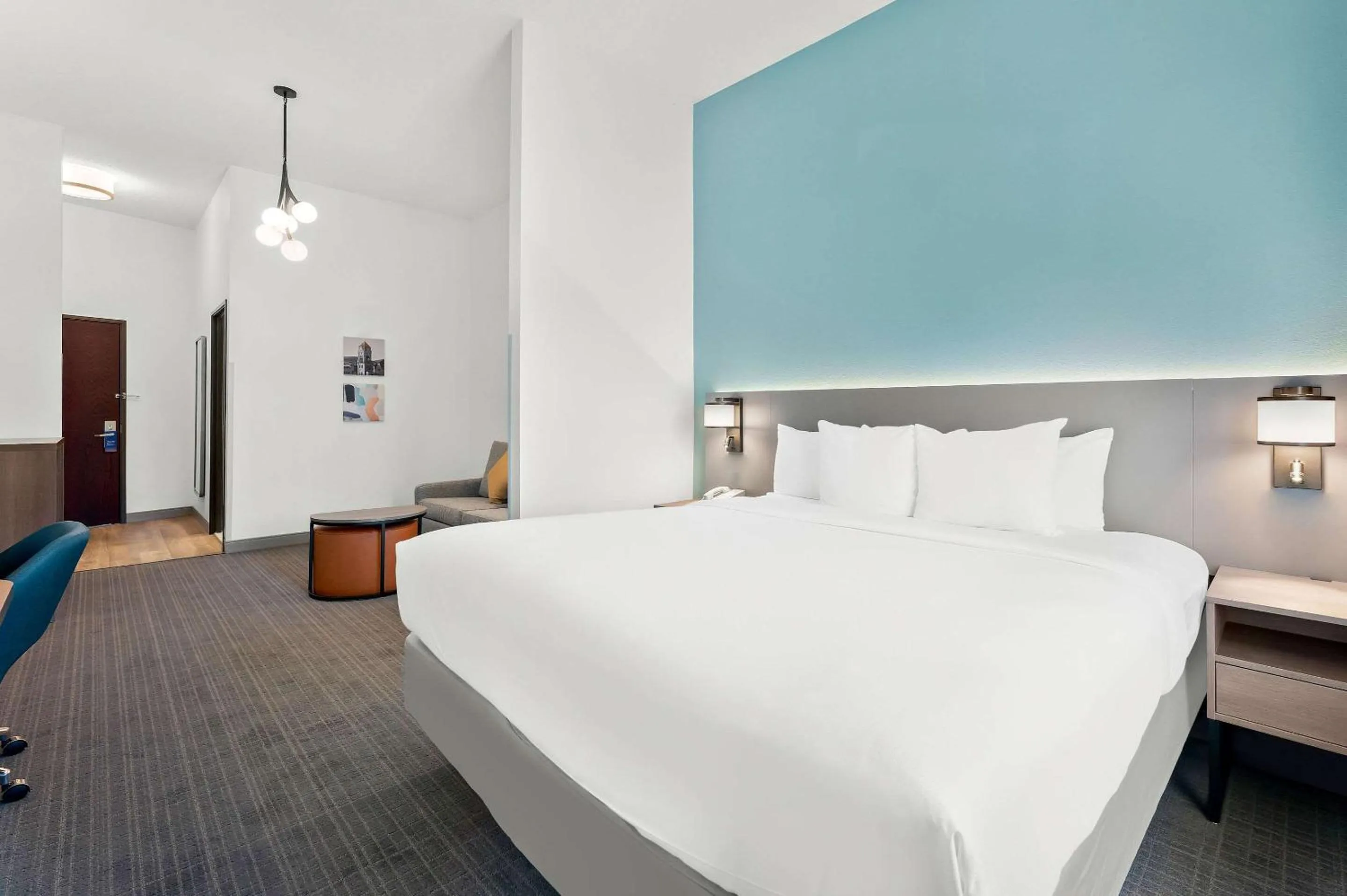 Bedroom, Bed in Comfort Inn & Suites Tunkhannock