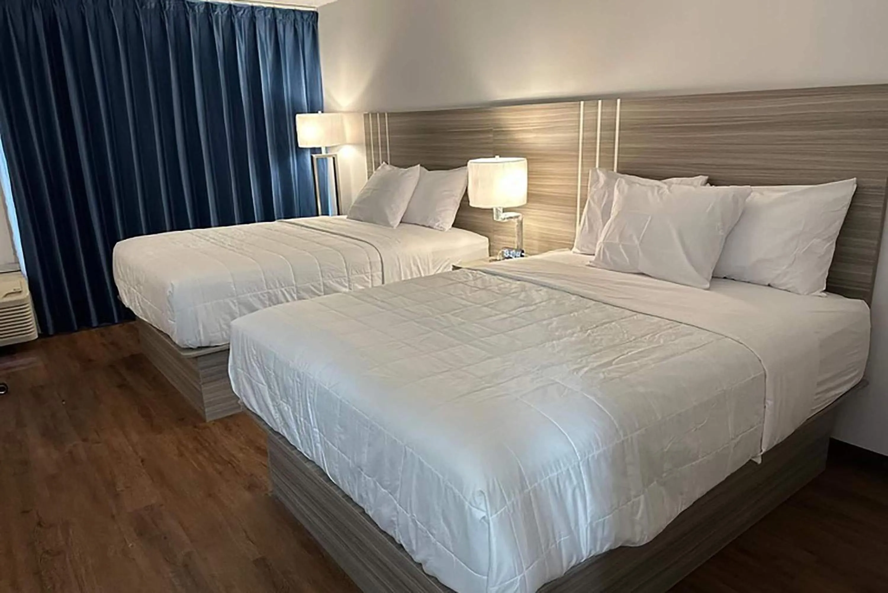 Photo of the whole room, Bed in Baymont by Wyndham Milesburg