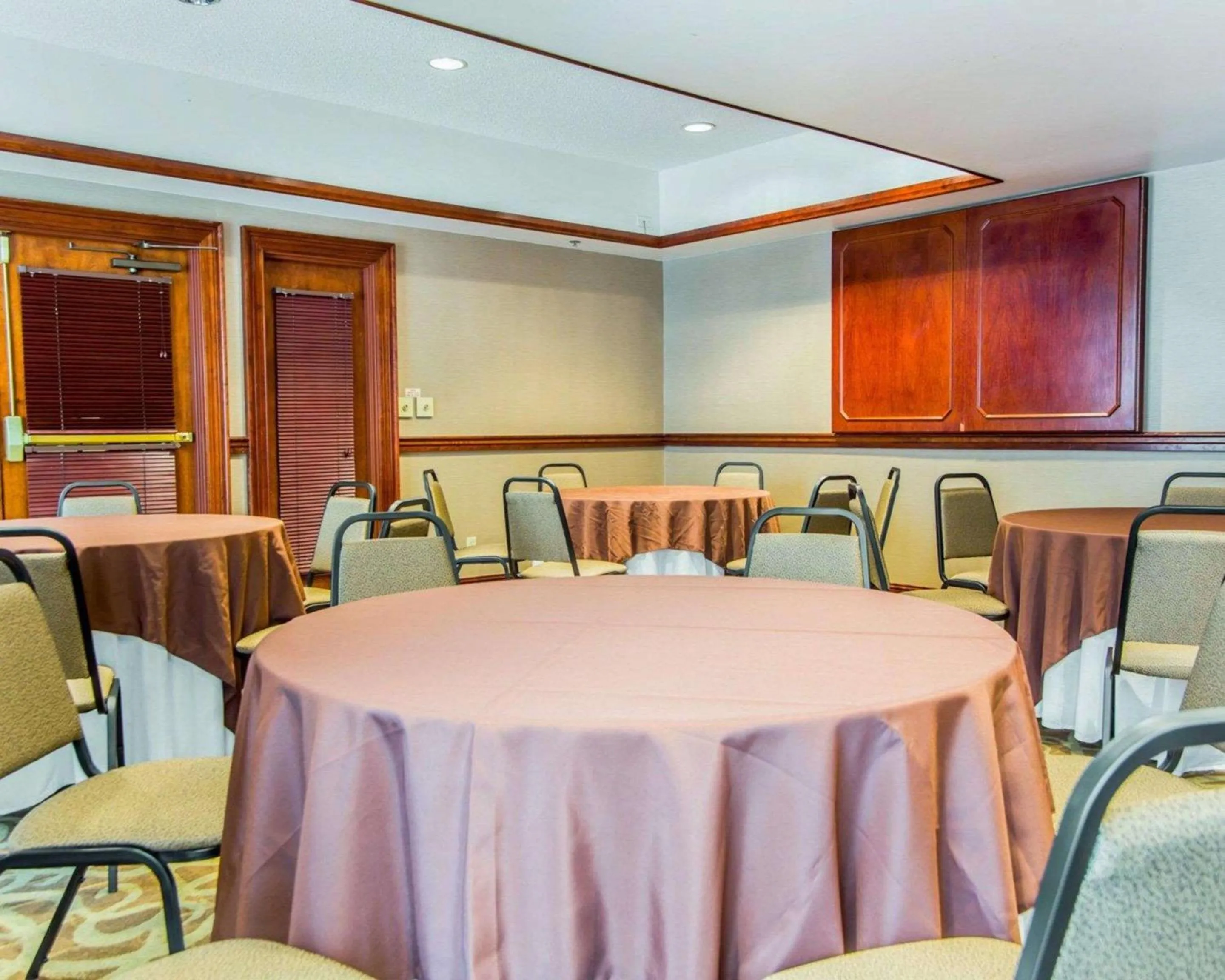 Meeting/conference room in Comfort Suites Sumter near Shaw AFB