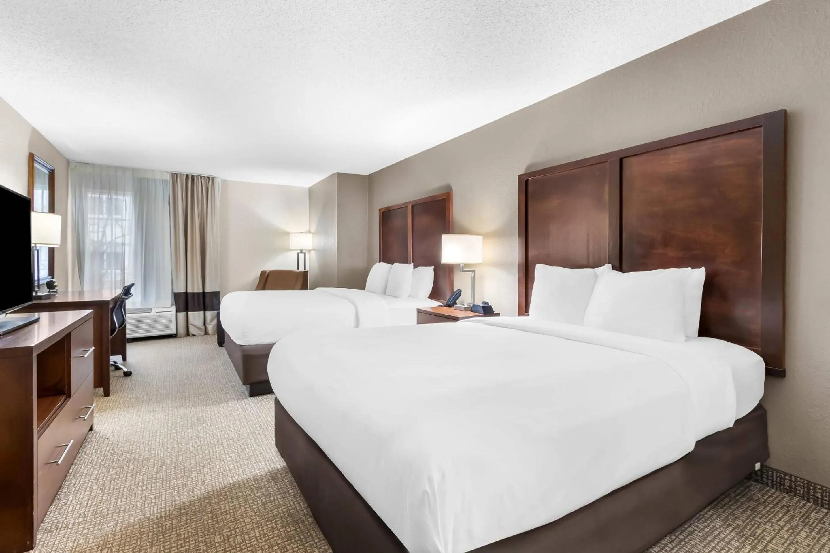 Bedroom, Bed in Comfort Suites Sumter near Shaw AFB