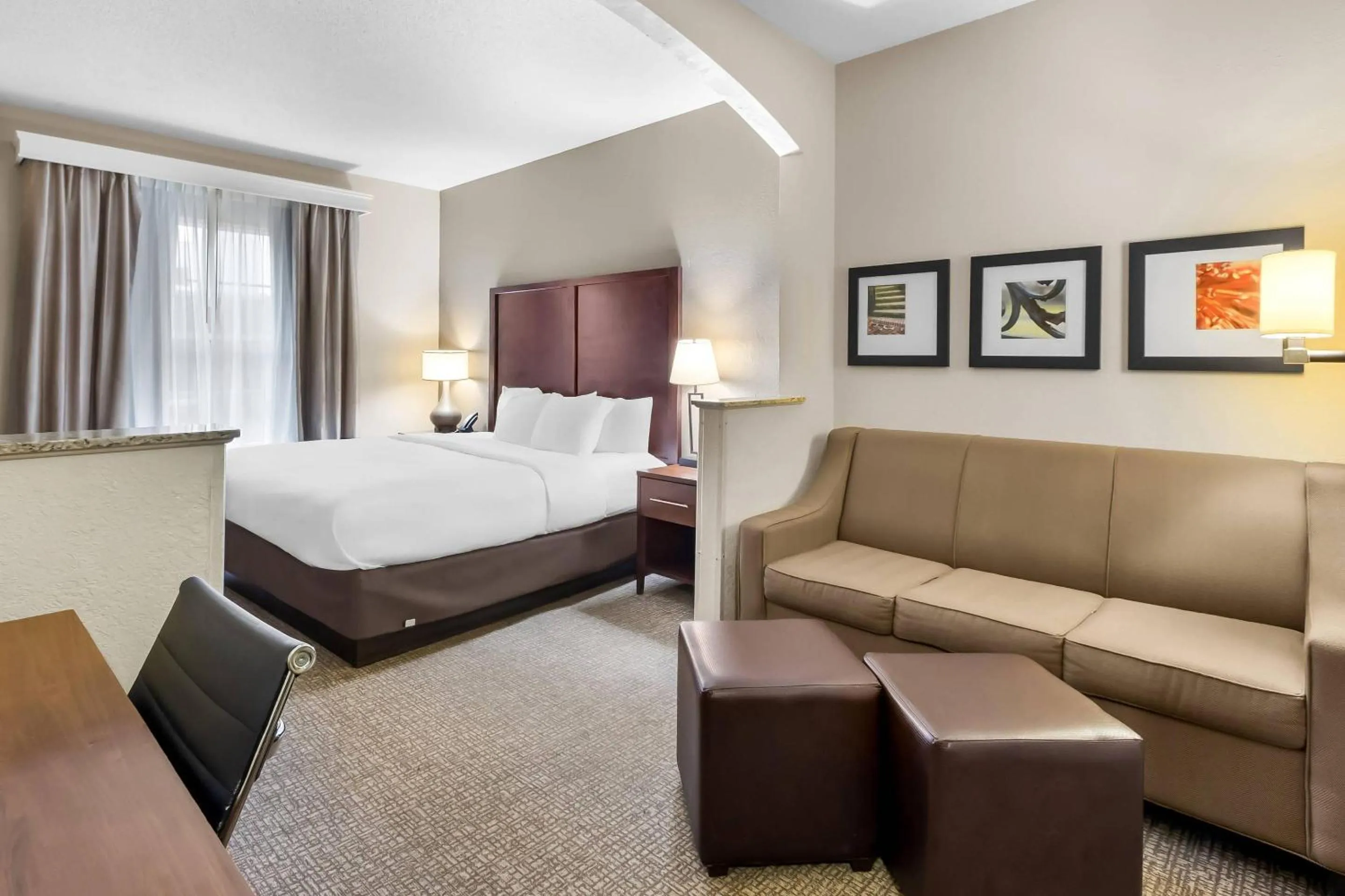 Bedroom, Bed in Comfort Suites Sumter near Shaw AFB