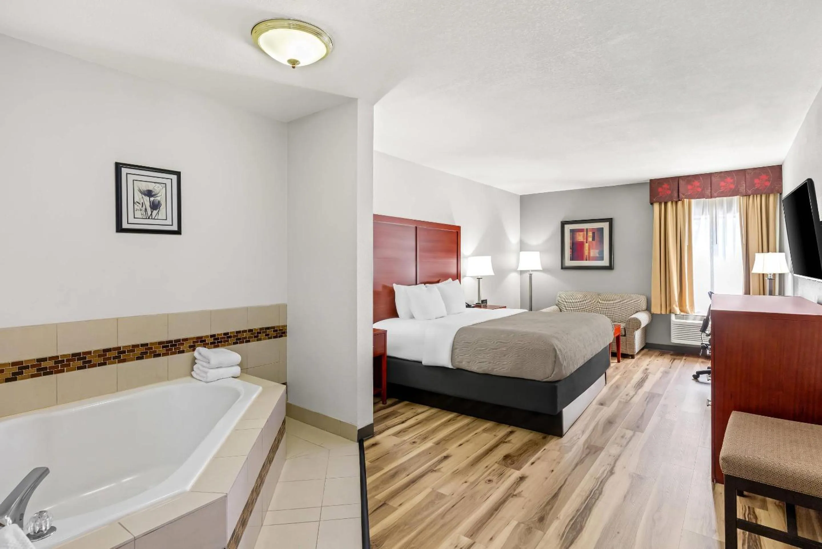 Bedroom, Bed in Quality Inn & Suites Richburg I-77