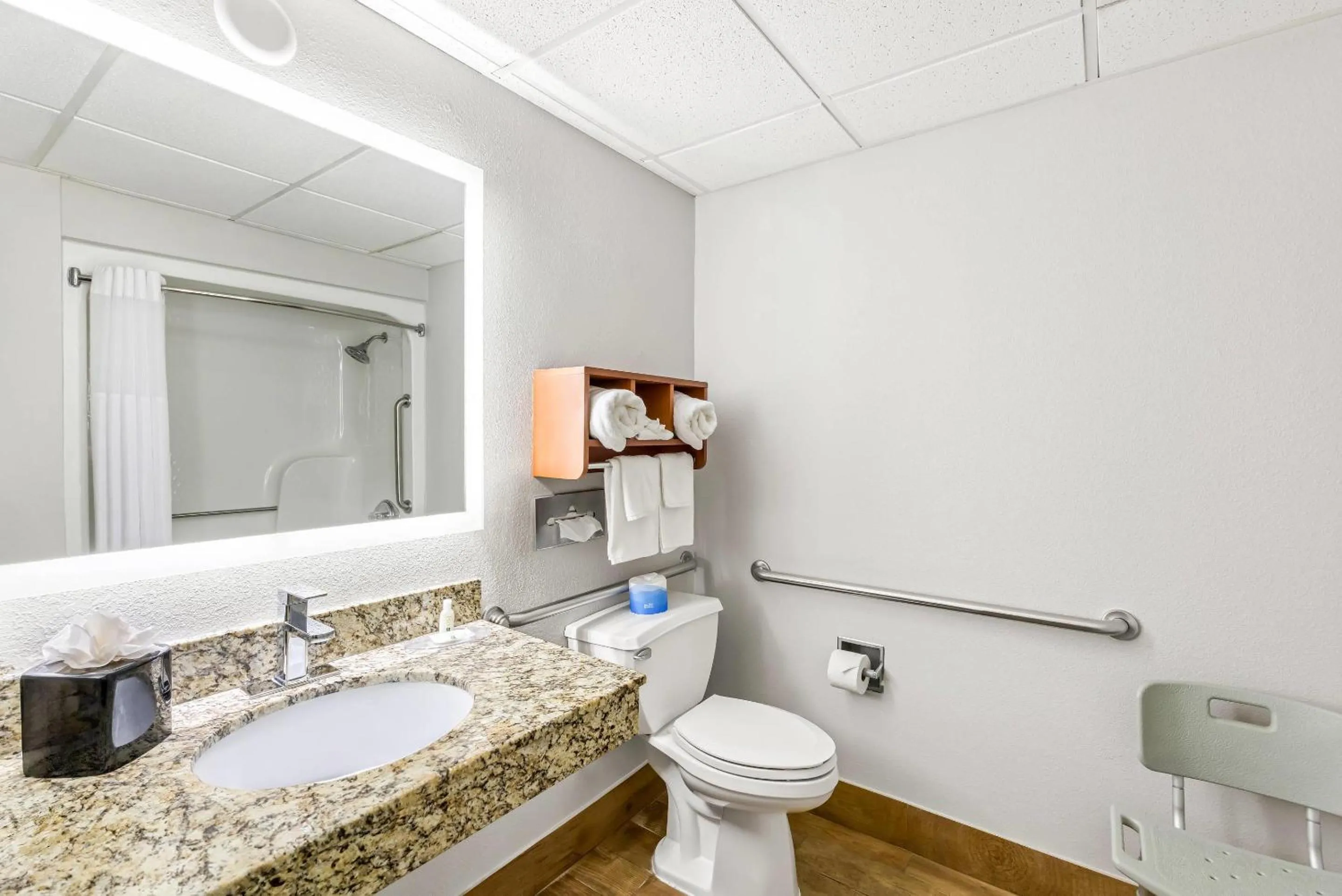 Bedroom in Quality Inn & Suites Richburg I-77