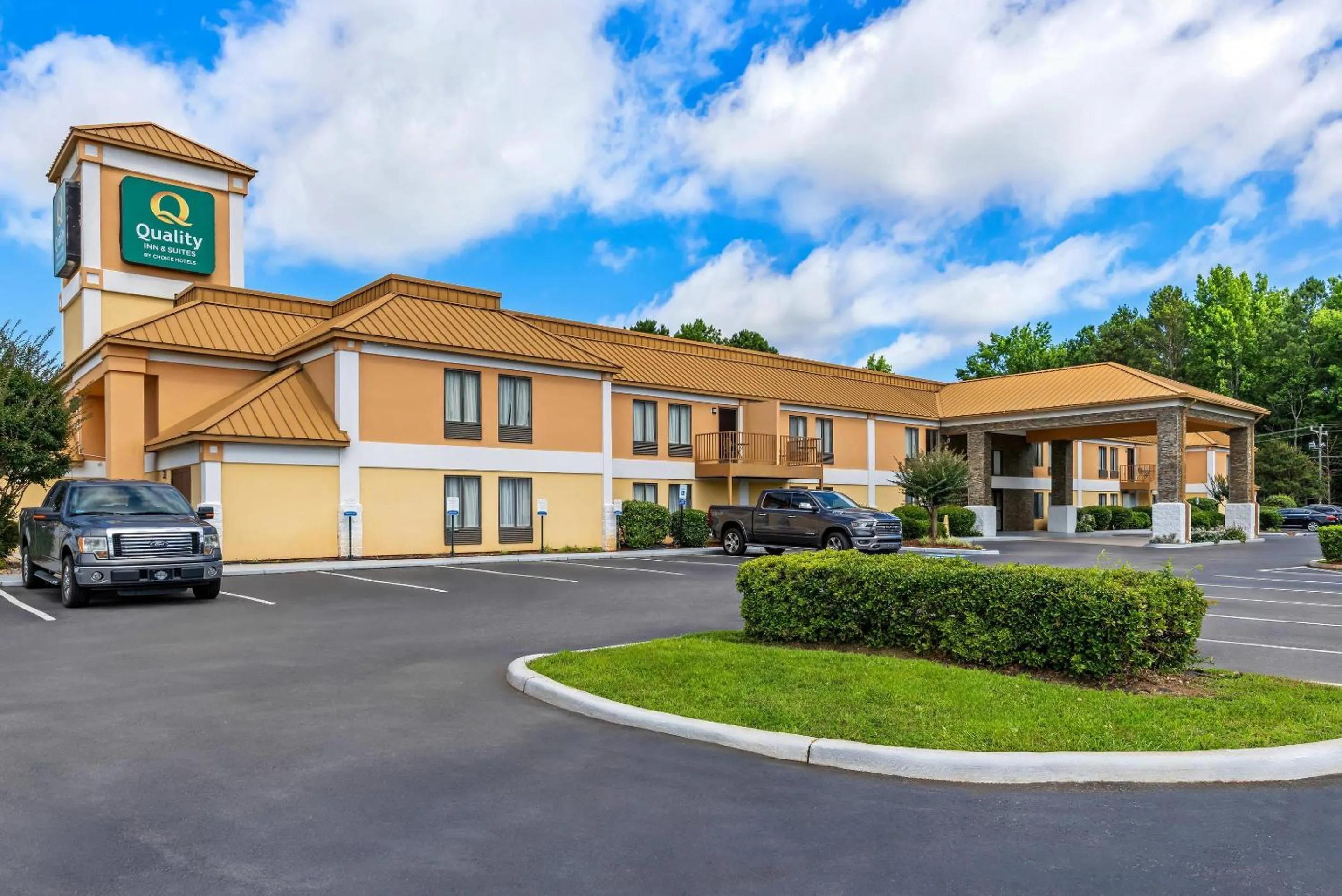 Property building in Quality Inn & Suites Richburg I-77