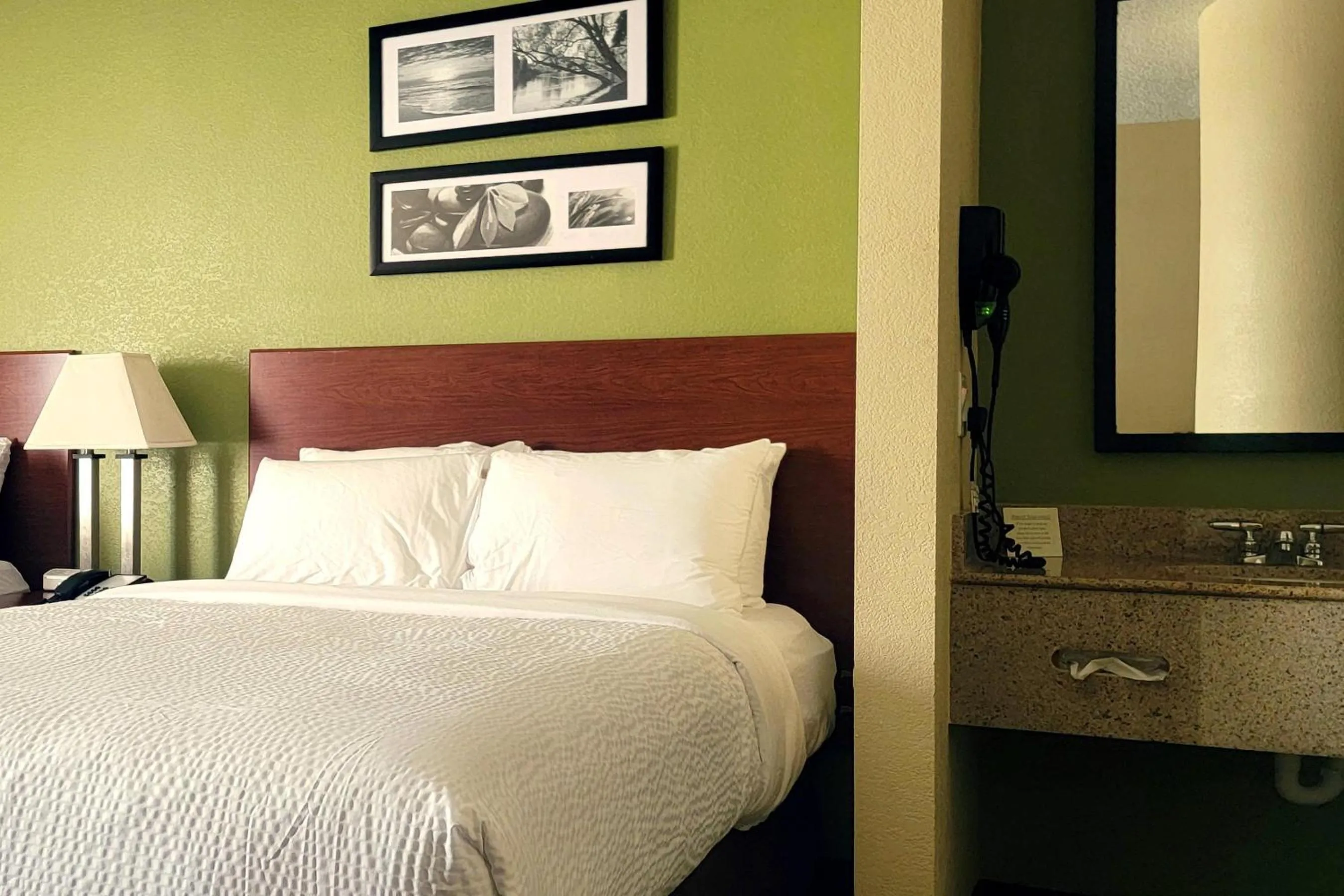 Bedroom in Sleep Inn Near Ft Jackson