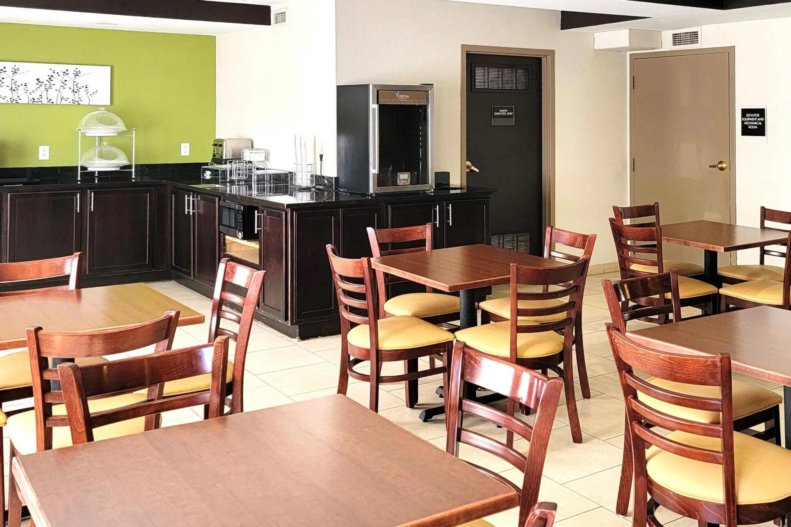 Breakfast in Sleep Inn Near Ft Jackson