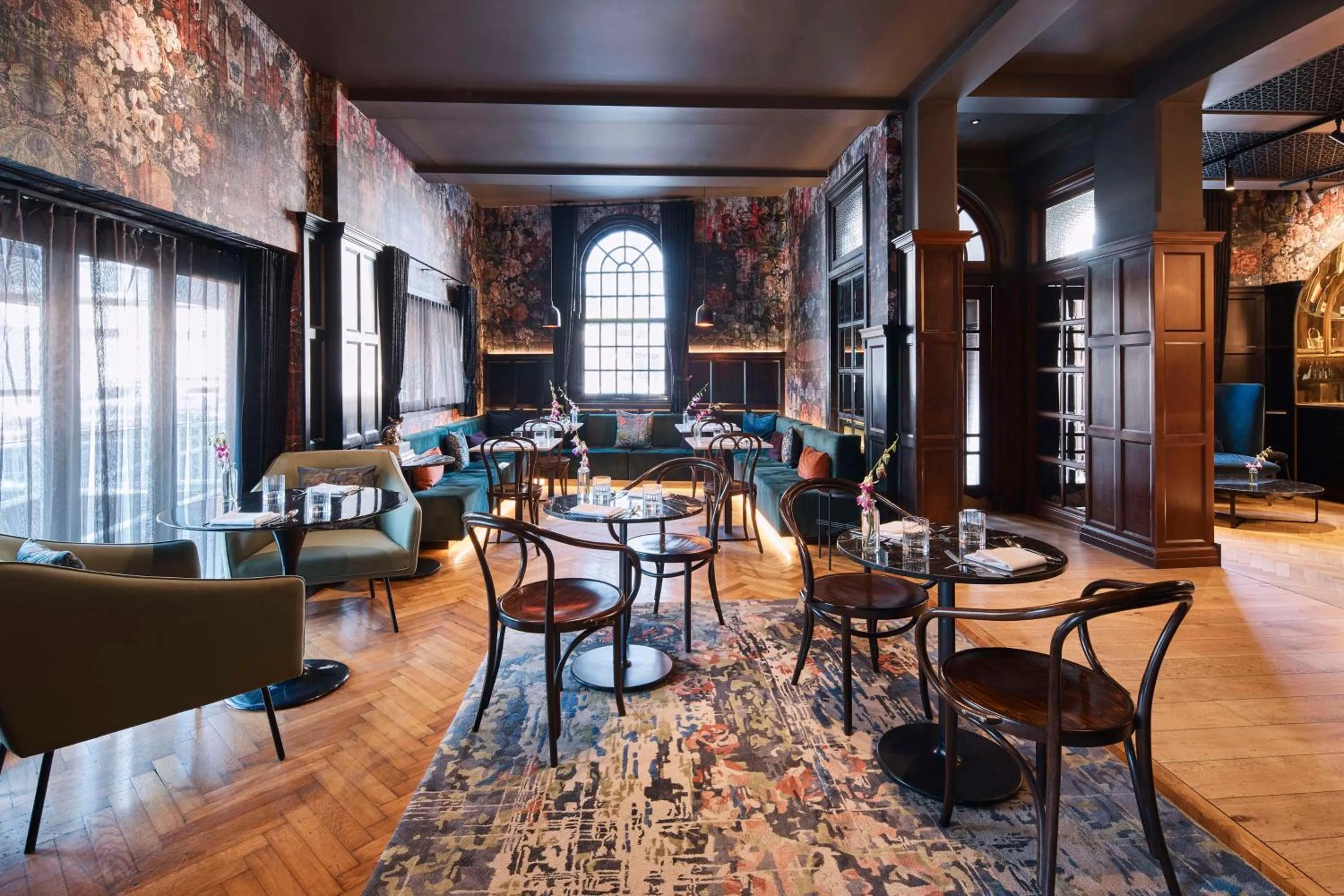 Lounge or bar in The Inchcolm by Ode Hotels