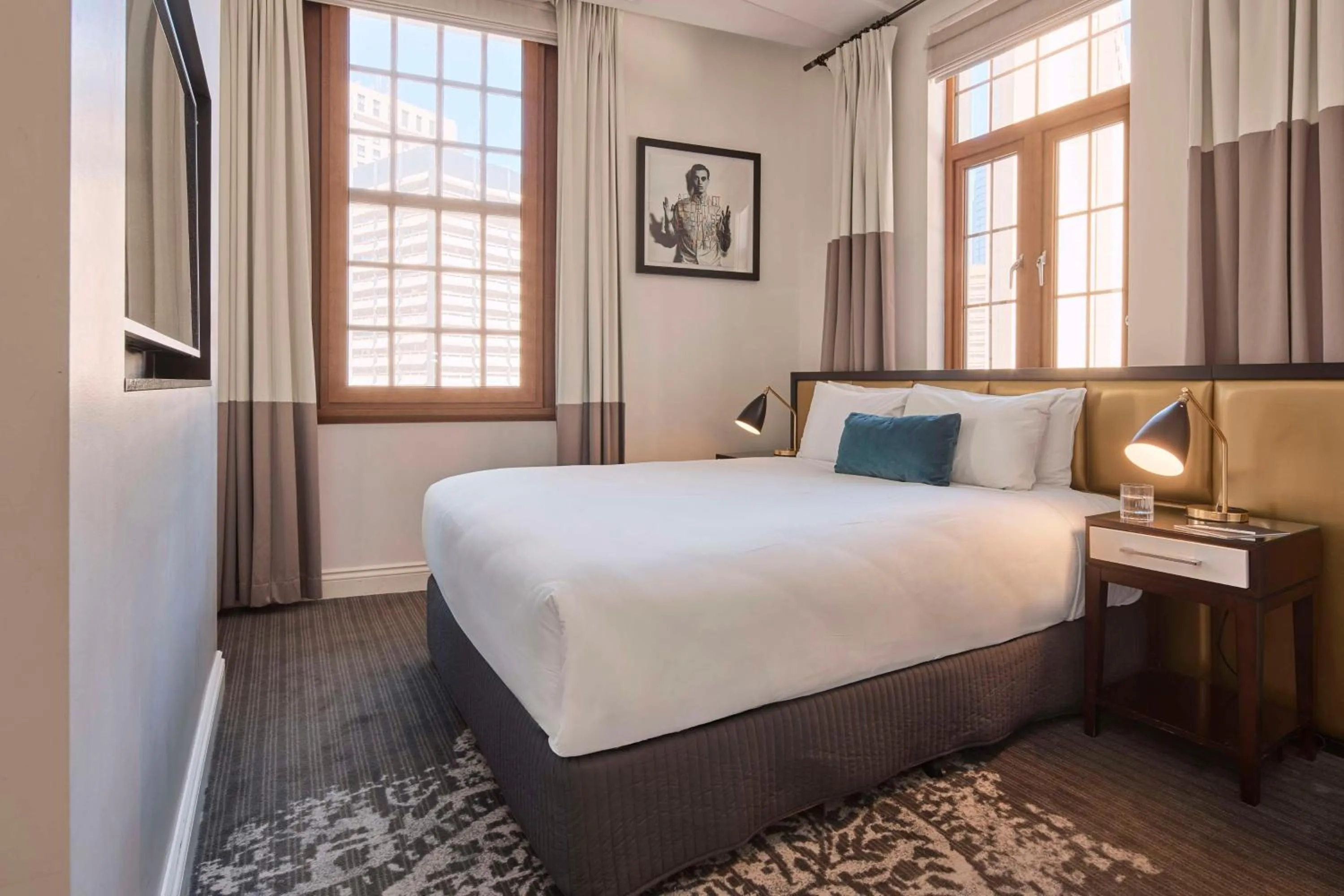 Photo of the whole room, Bed in The Inchcolm by Ode Hotels