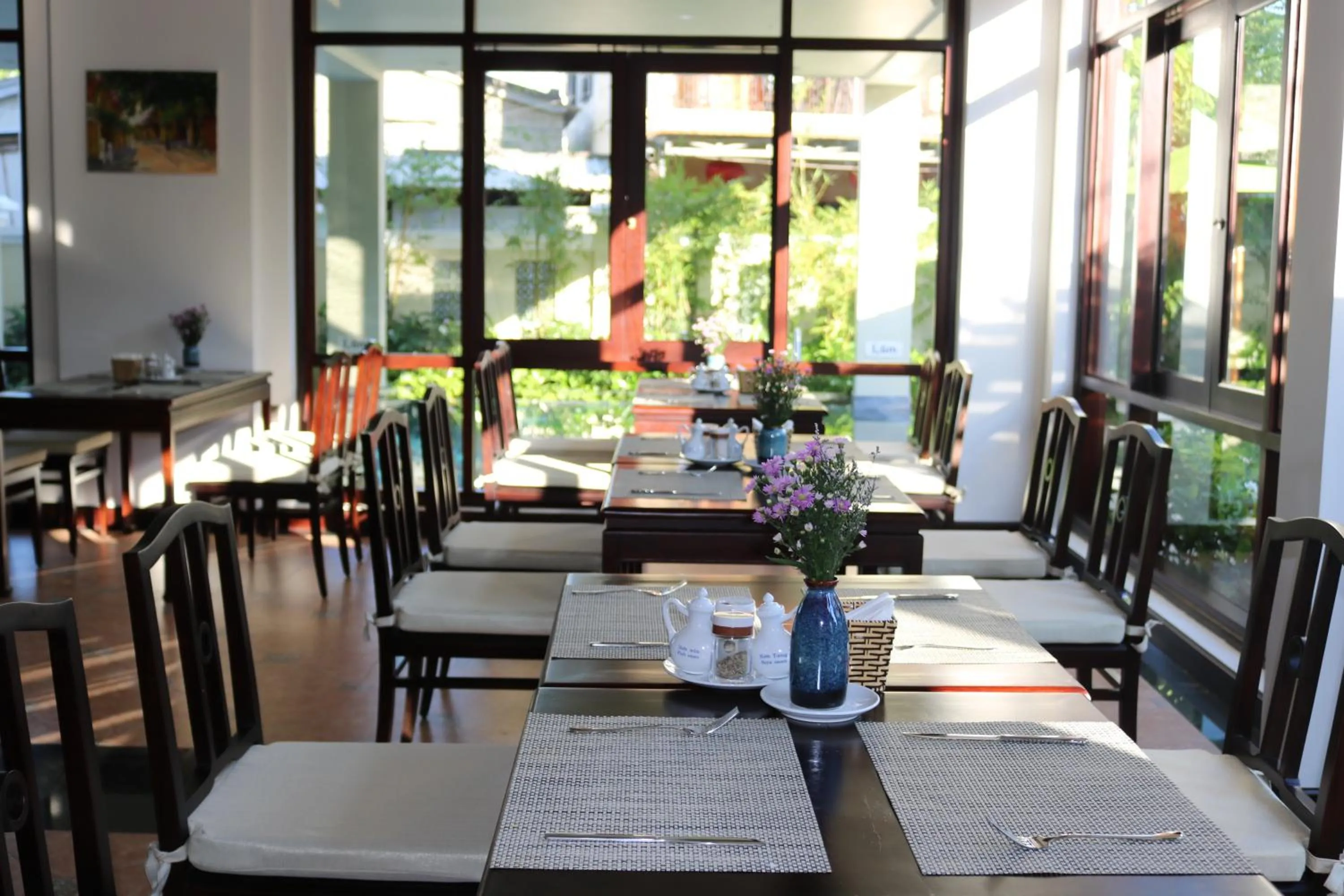 Breakfast in Roxana River Villa