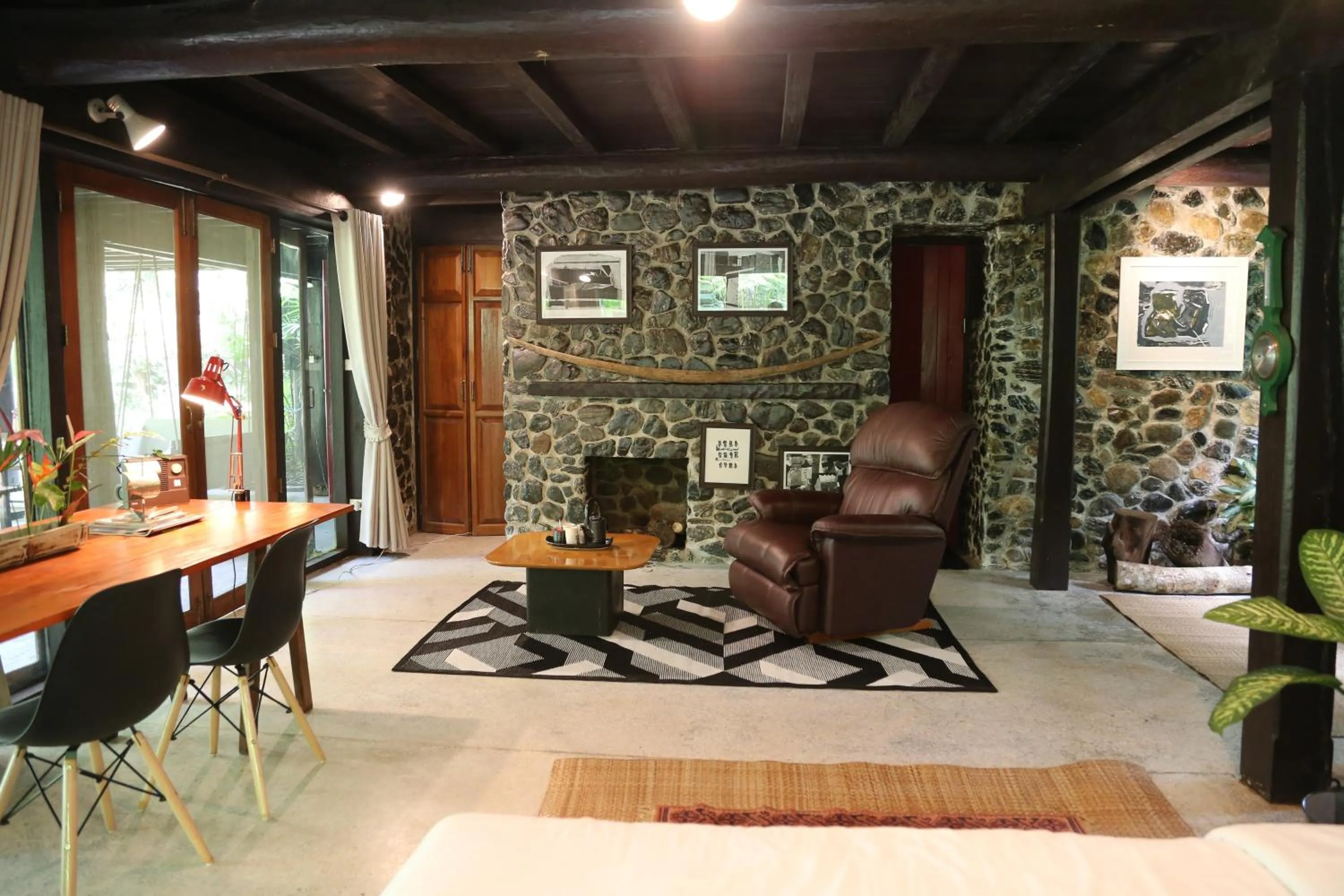 Living room in Villa Darakorn Hill Country House