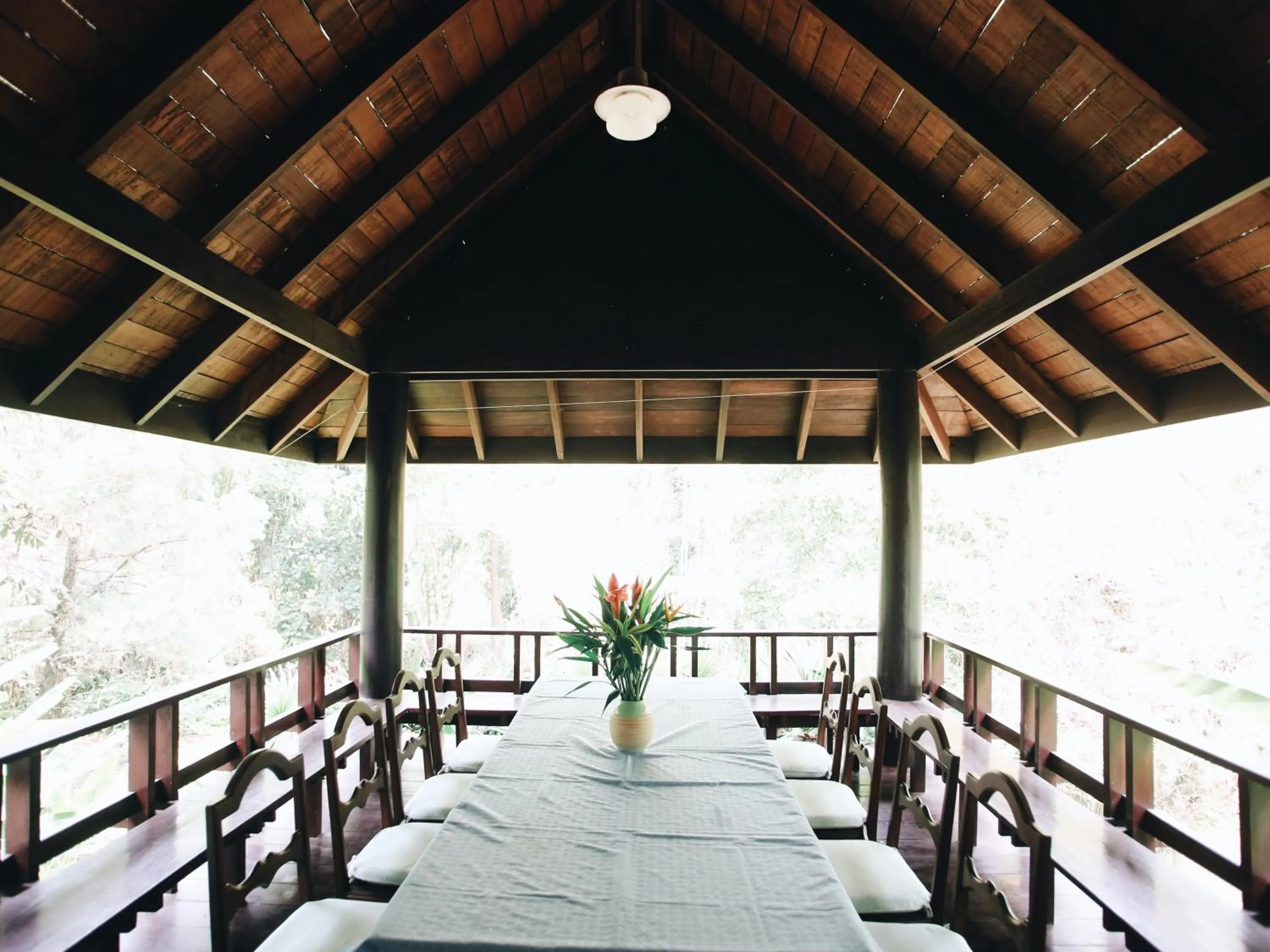 Dining area in Villa Darakorn Hill Country House