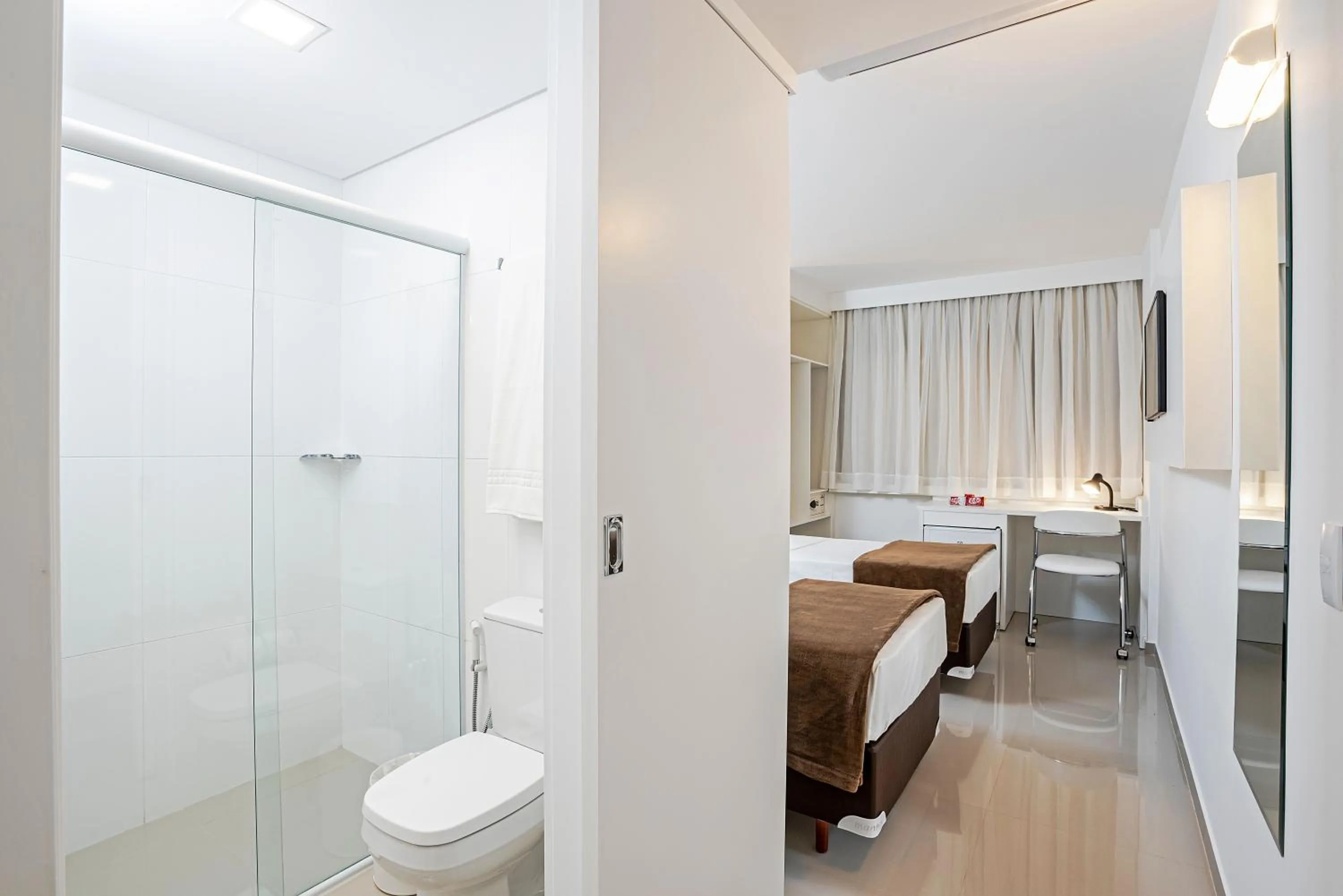 Toilet, Bed in Slim Curitiba João Bettega