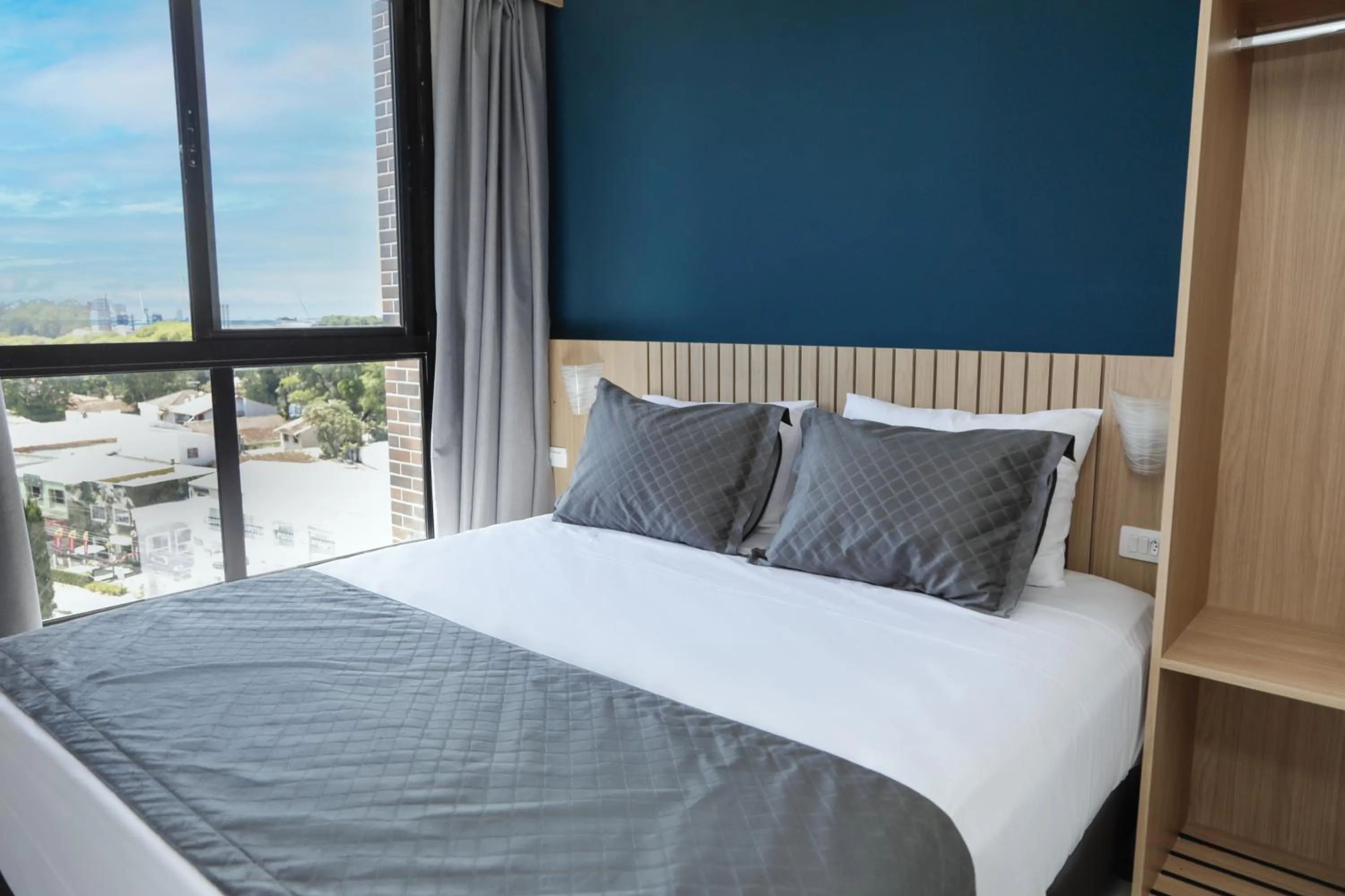 View (from property/room), Bed in Slim Curitiba João Bettega